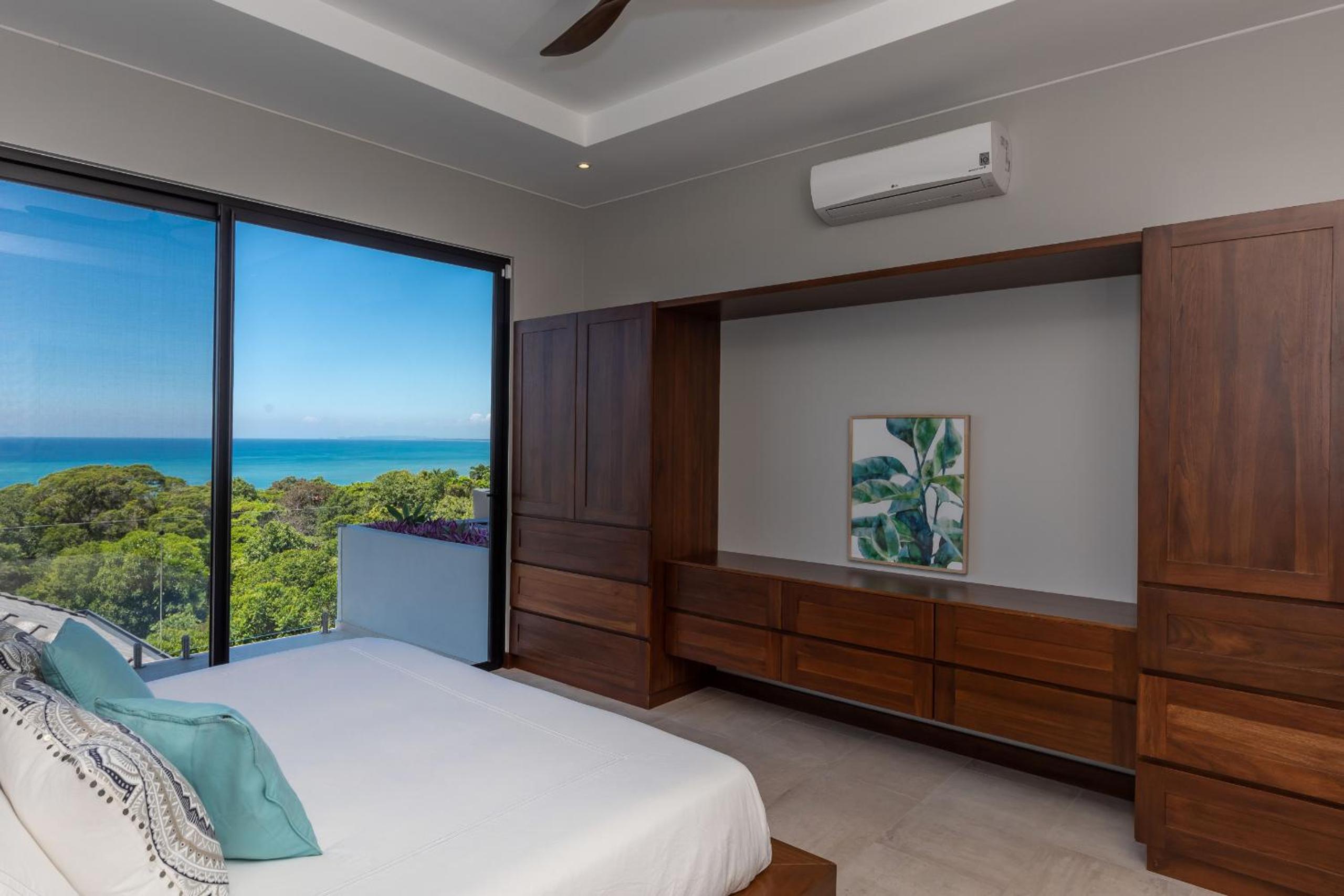 Casa Solaz - by Pura Villas