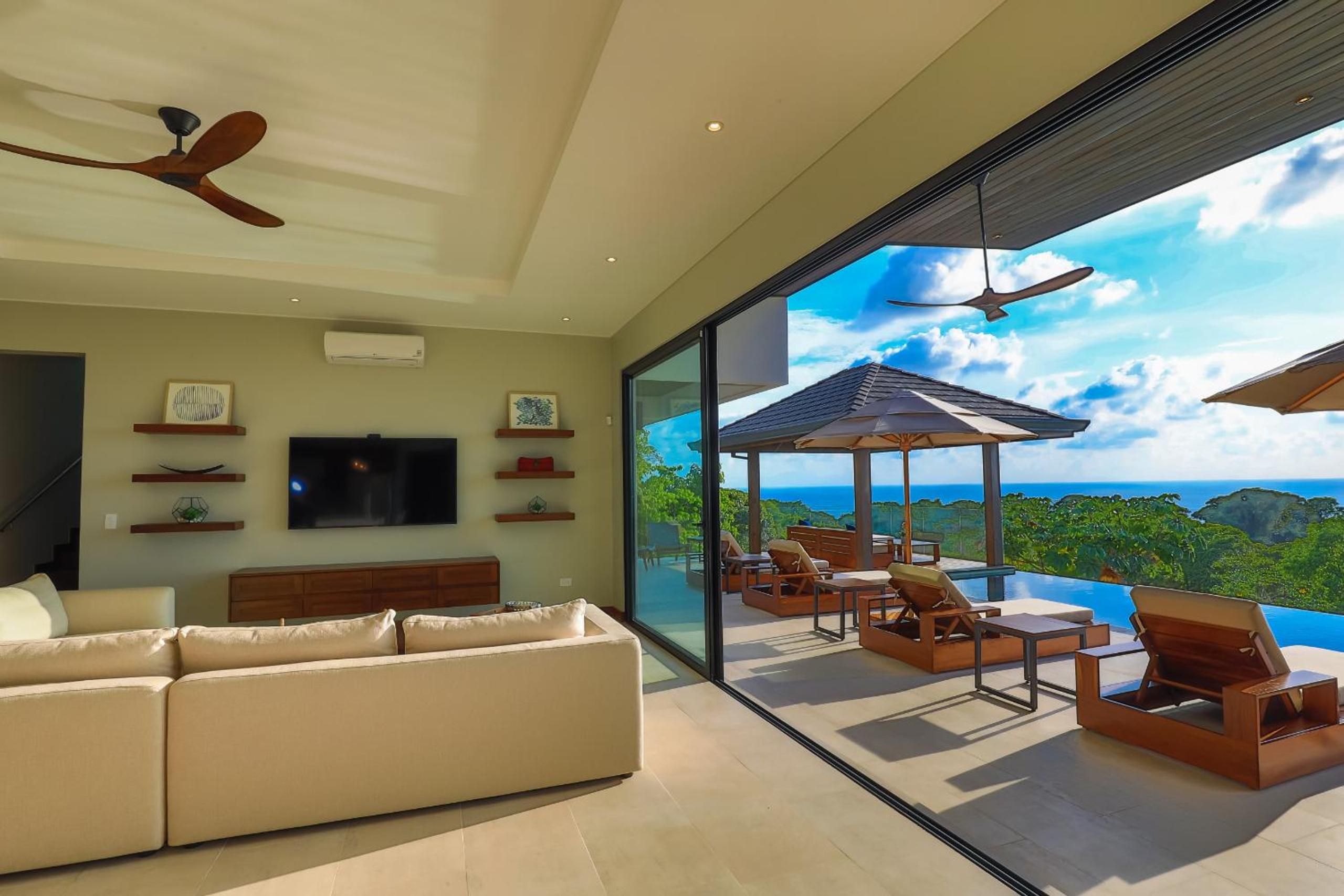 Casa Solaz - by Pura Villas