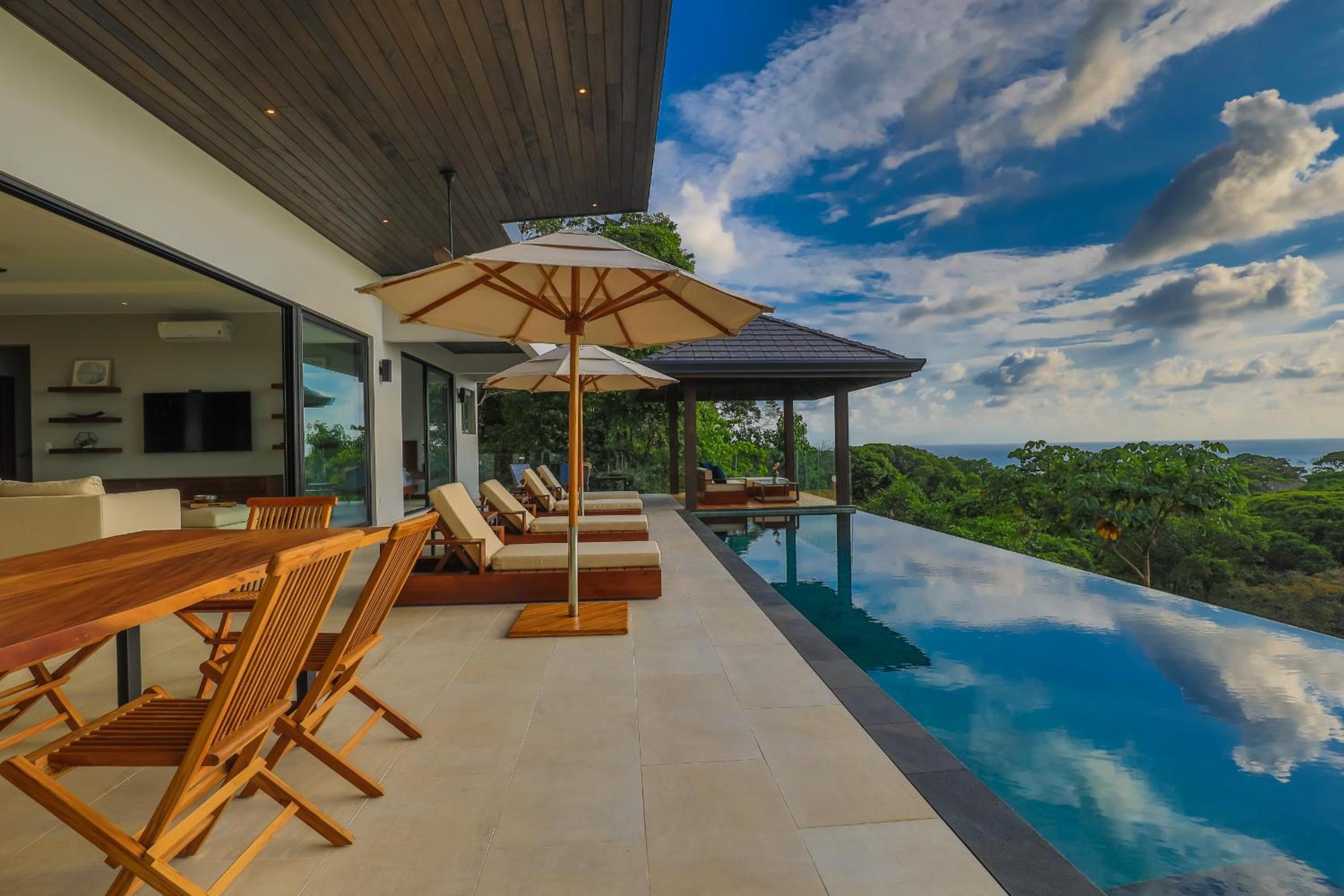 Casa Solaz - by Pura Villas