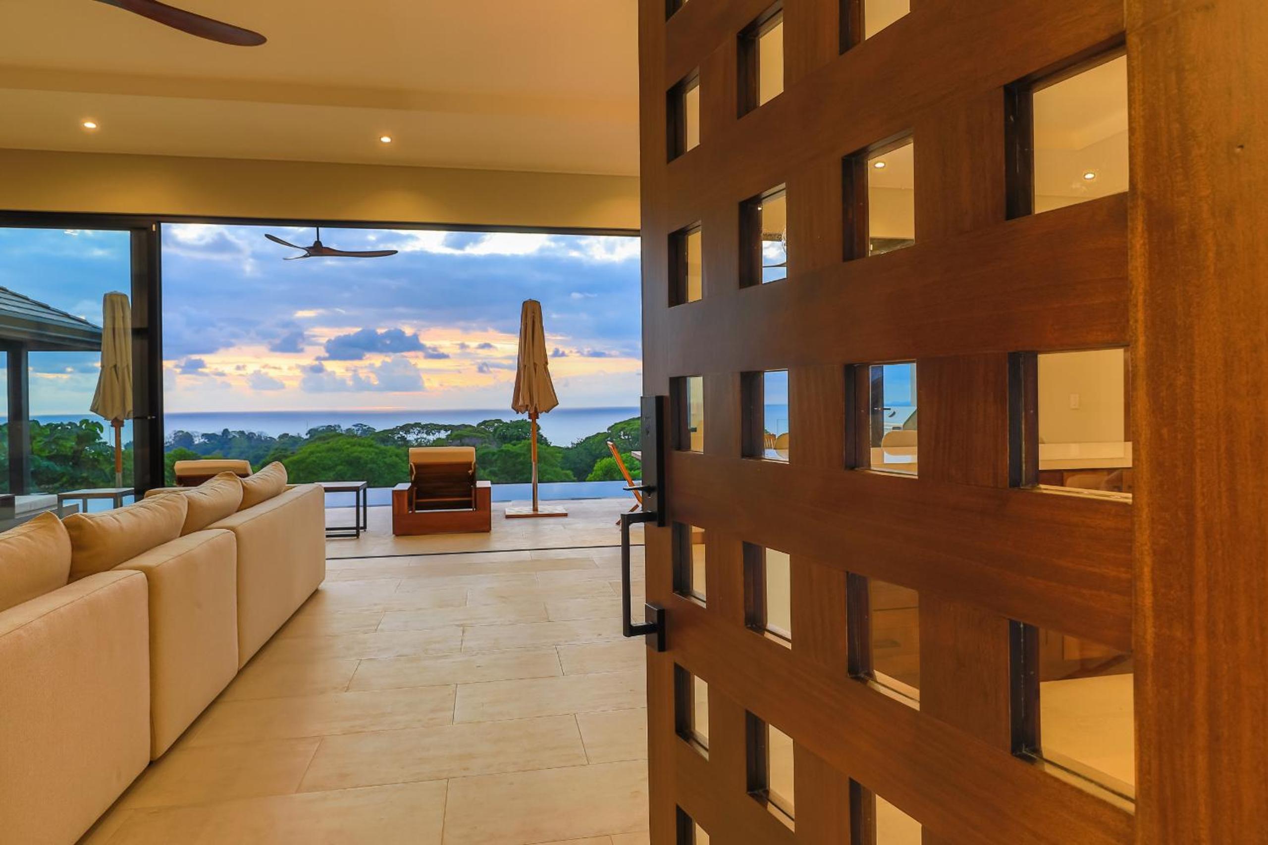 Casa Solaz - by Pura Villas
