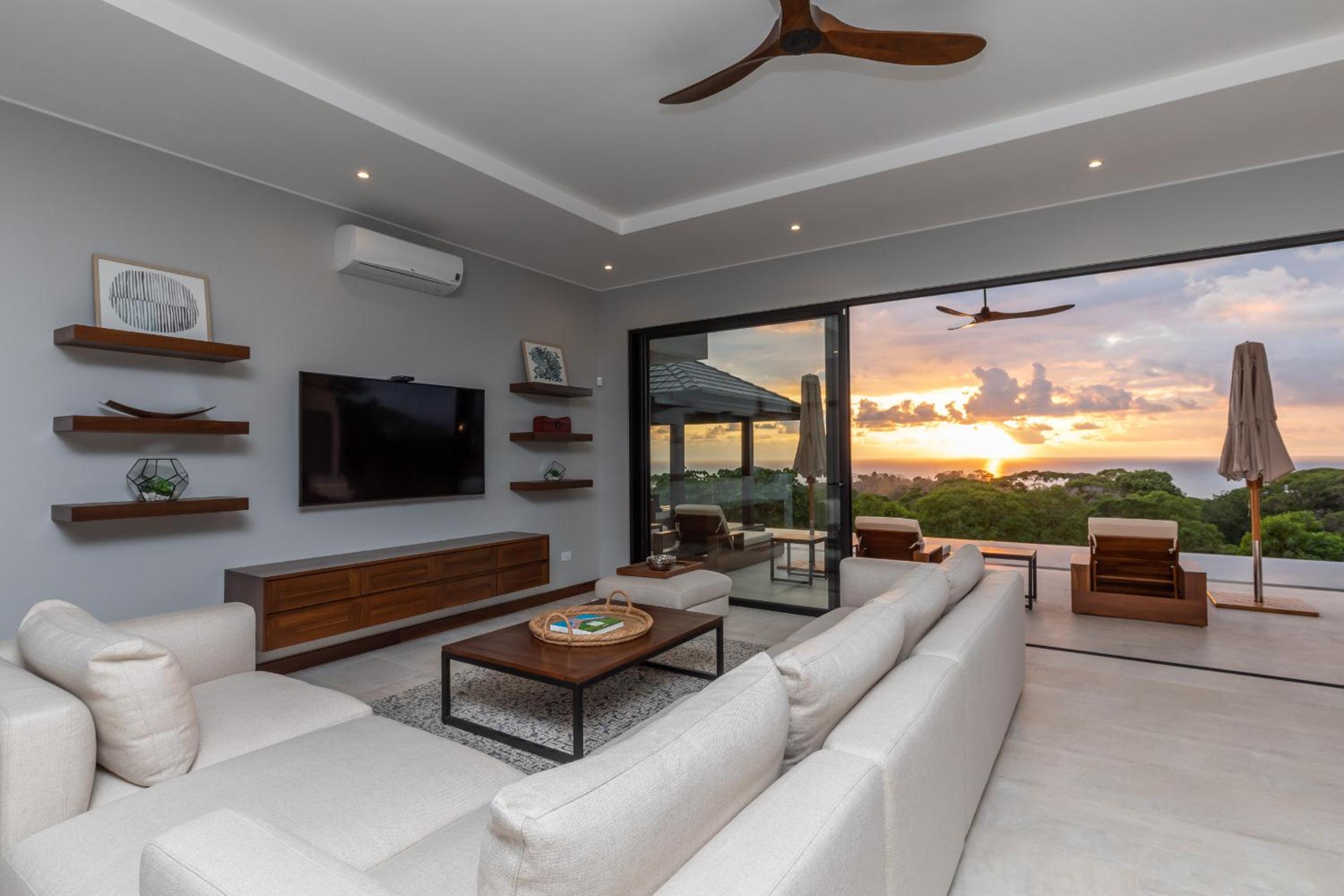 Casa Solaz - by Pura Villas