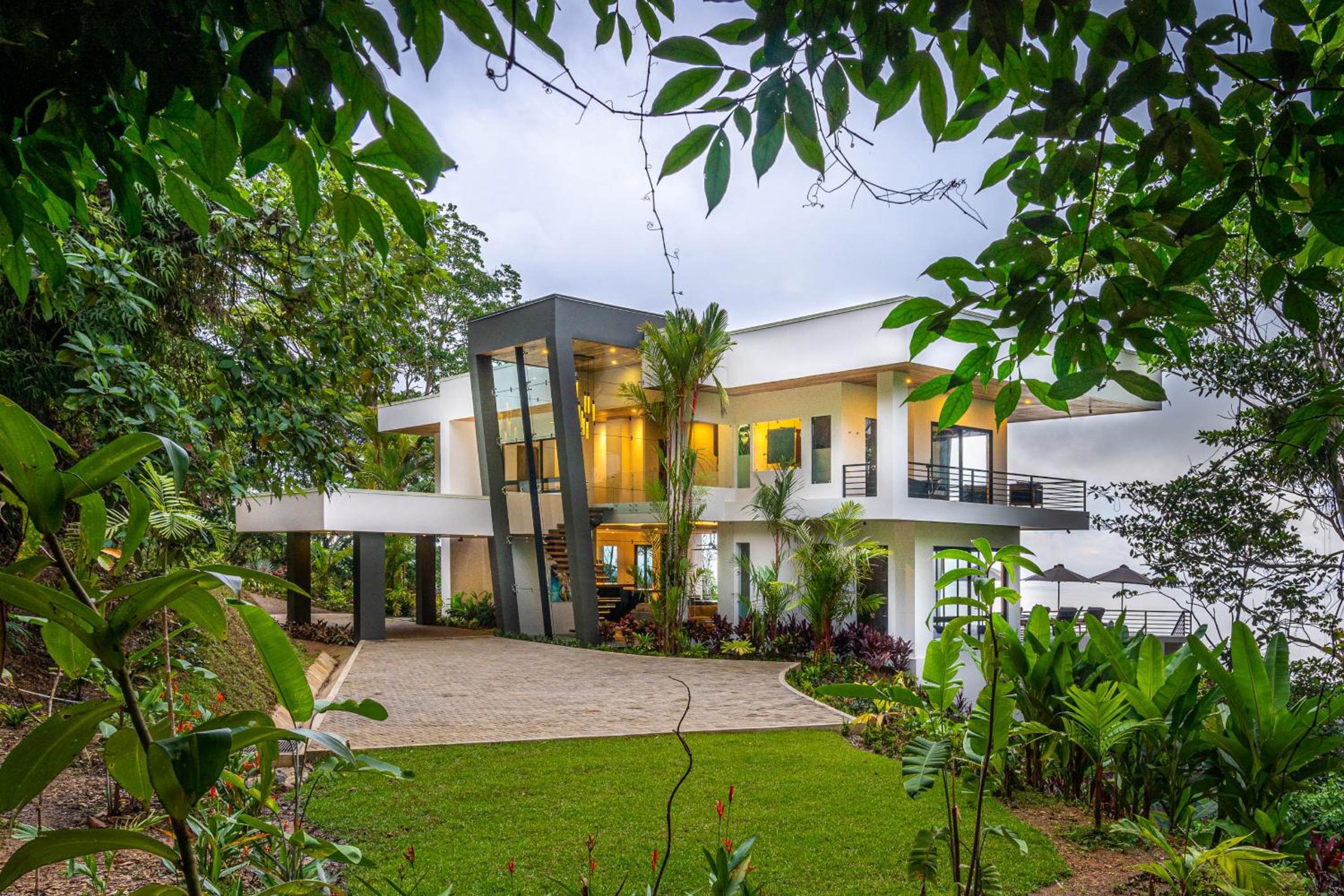 Casa Amigos - By Pura Villas