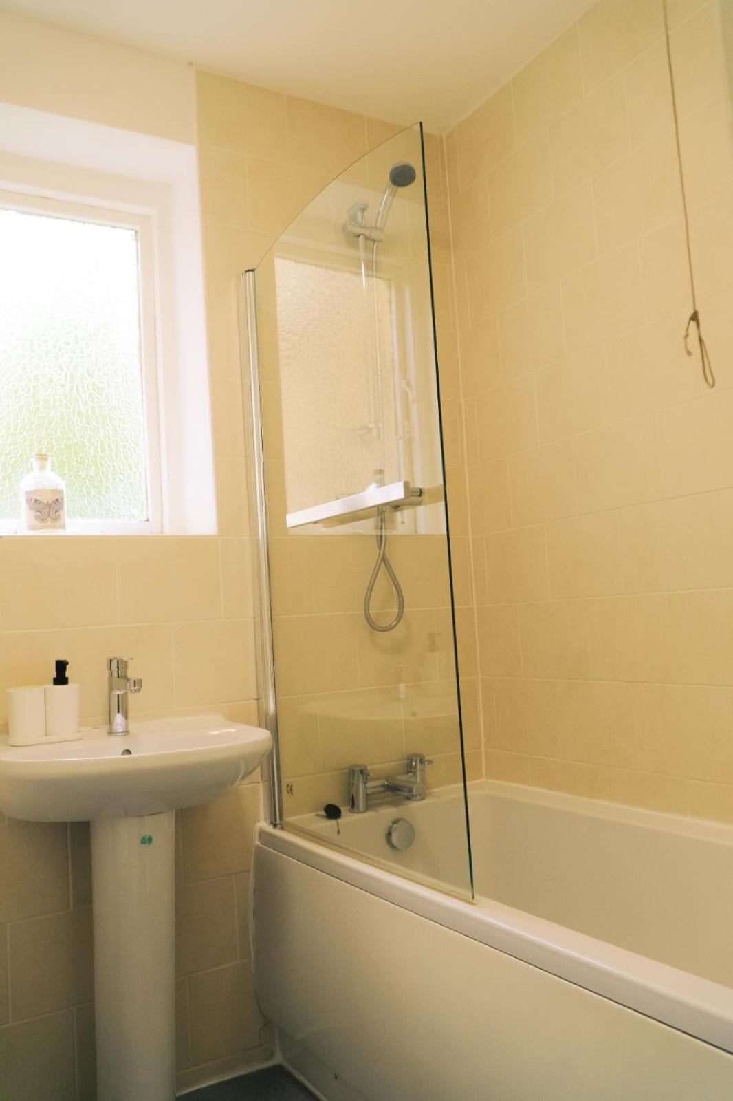 Great offers on Long Stays!! LaLuNa Apartments view 3