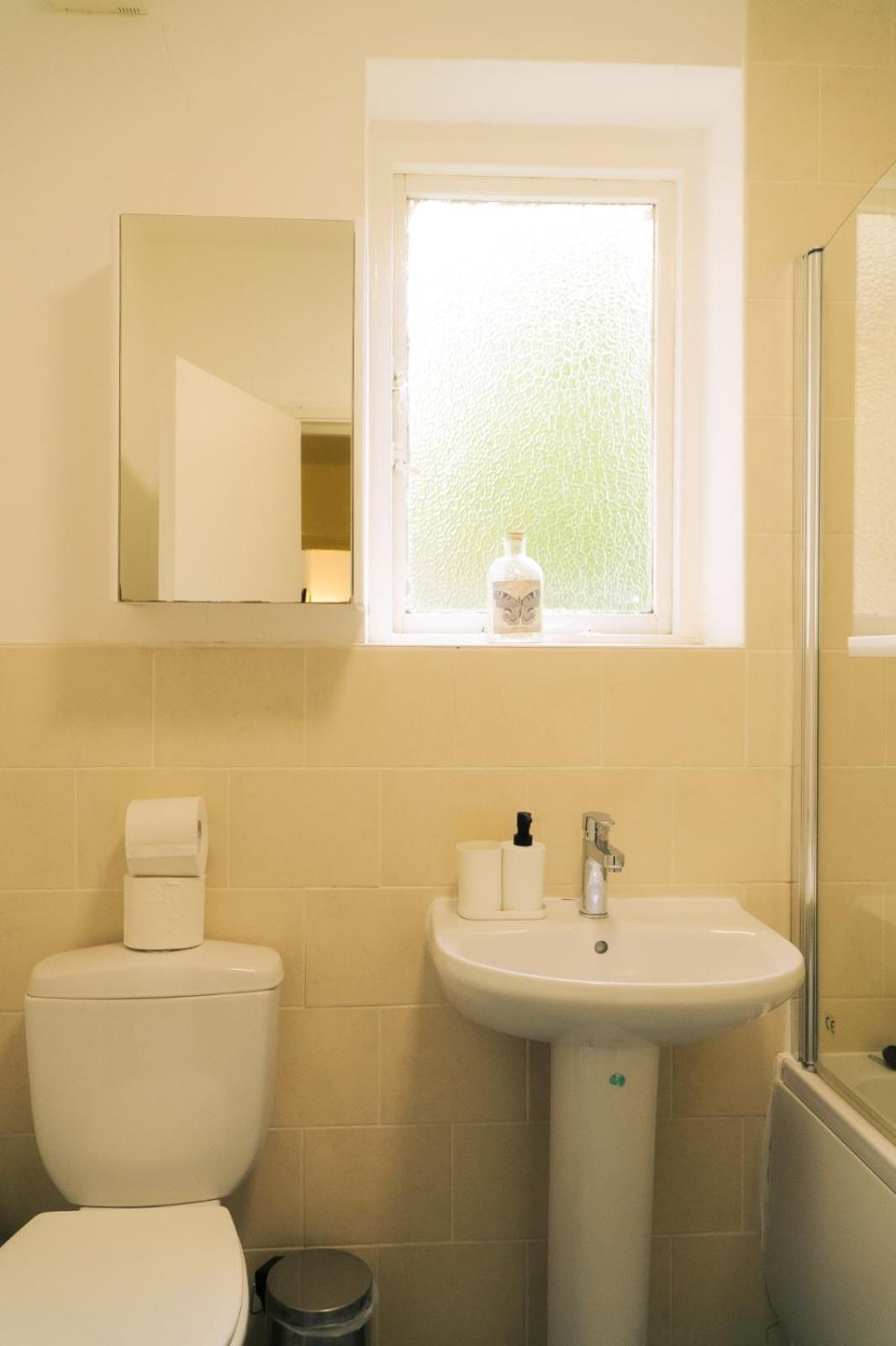 Great offers on Long Stays!! LaLuNa Apartments view 5