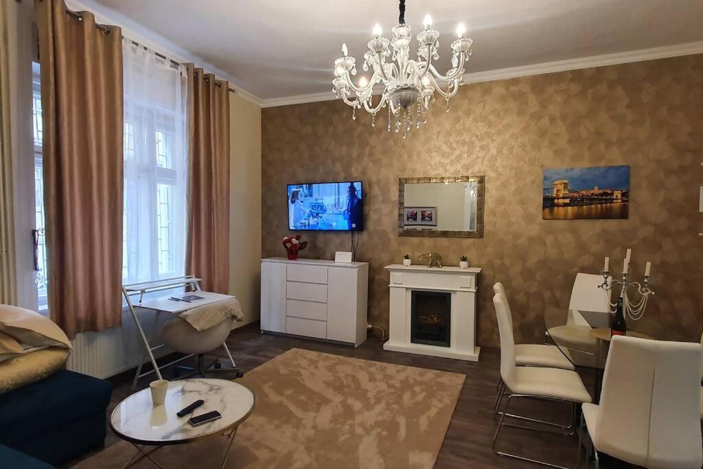 Buda Center Apartment