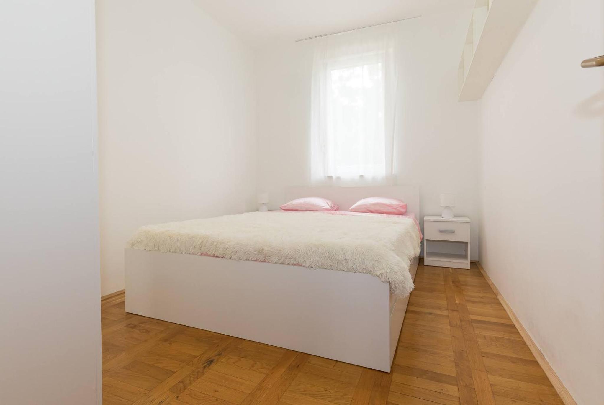Apartman Equilibrium