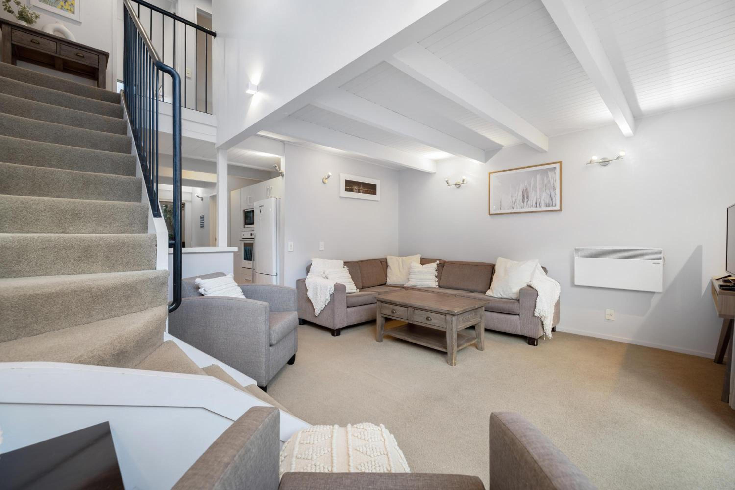 Location is gold Queenstown view 5