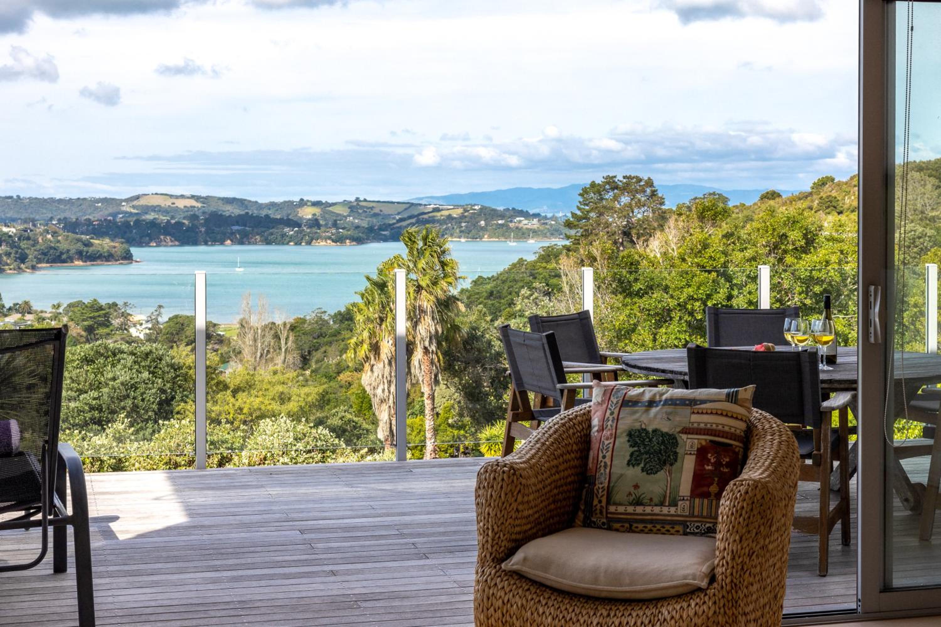 Wakainga - Stay Waiheke view 3