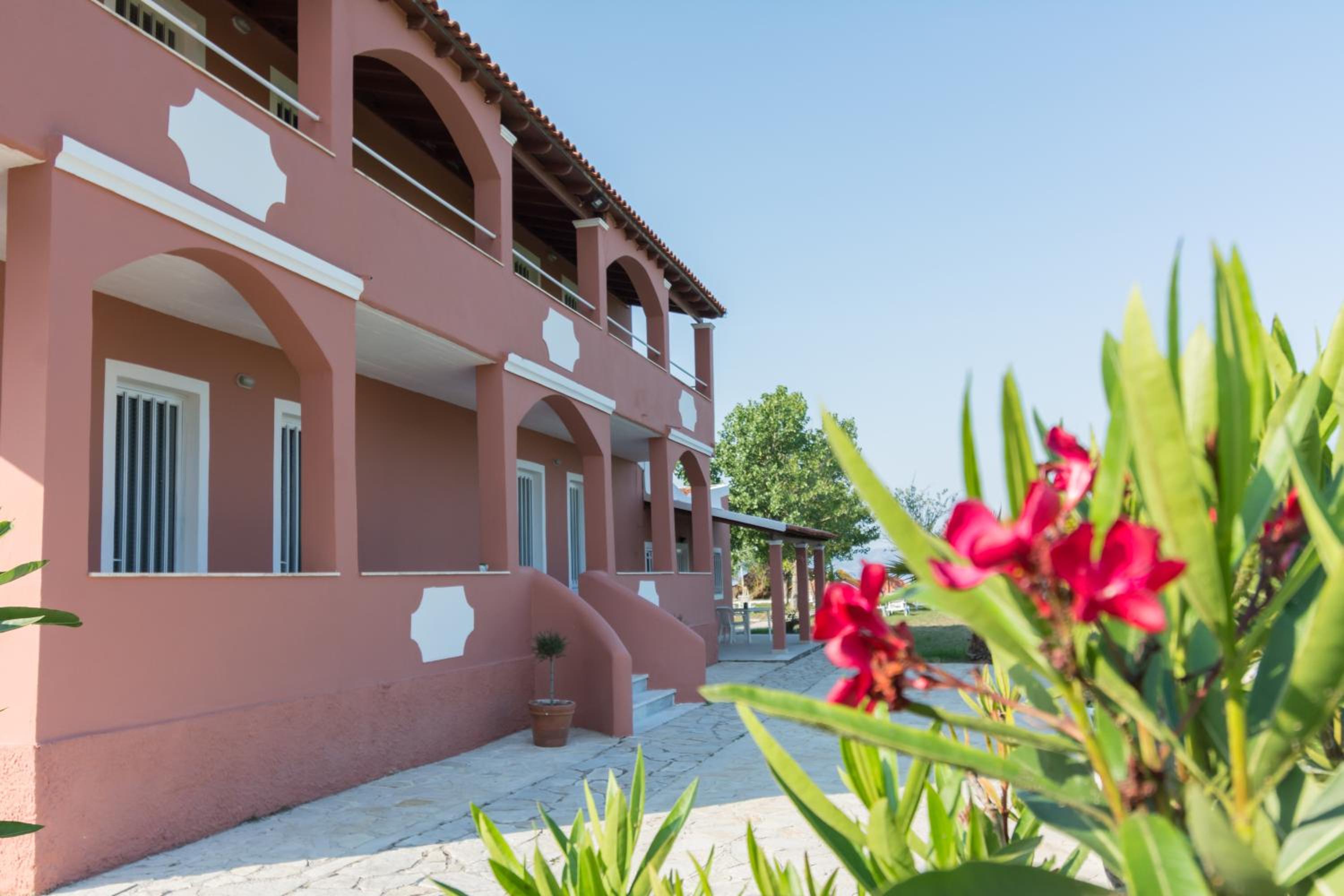 Melador beachfront studios photo 5