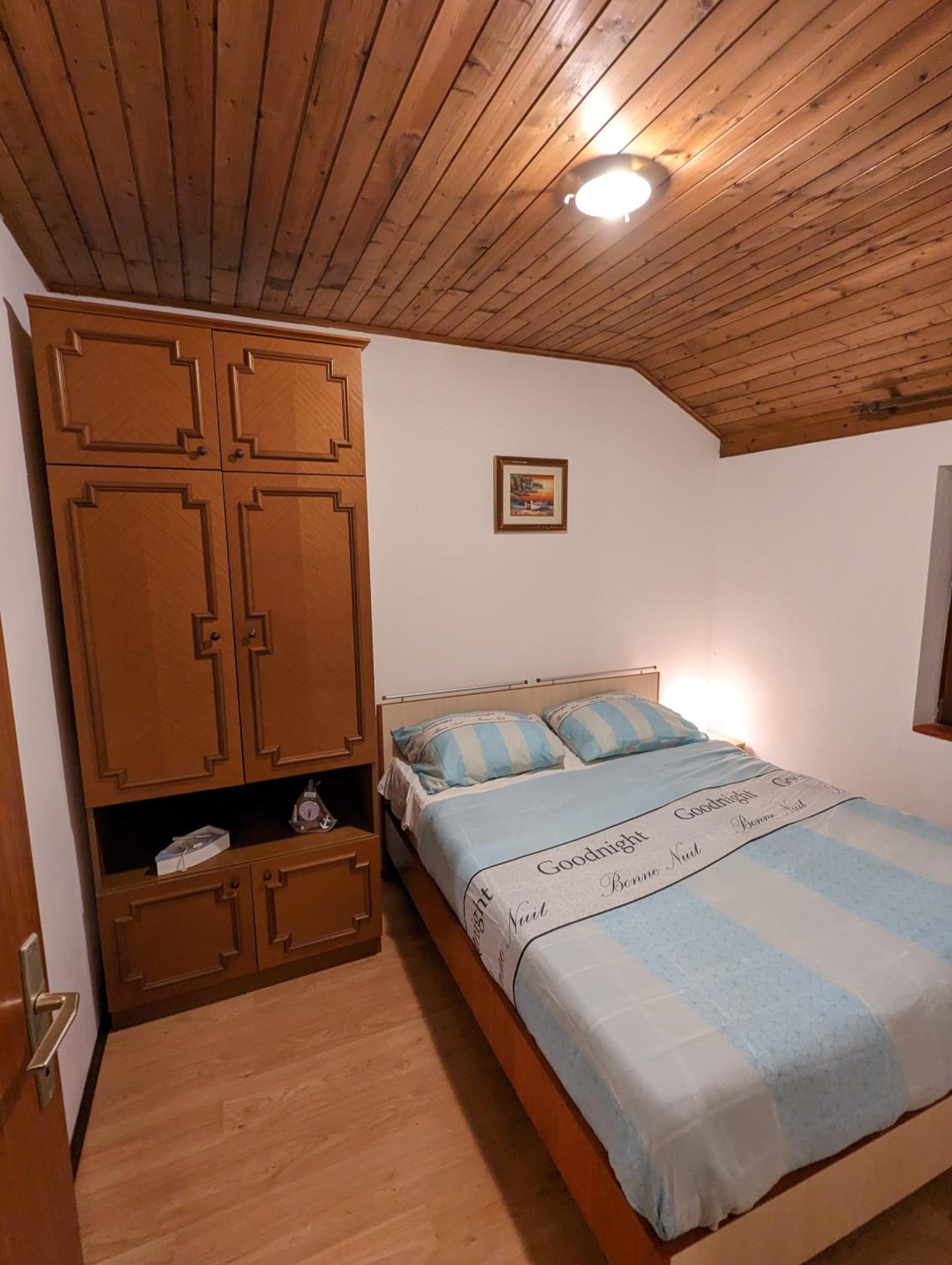 Seeview 1 bedroom apartment 50 m from beach view 5
