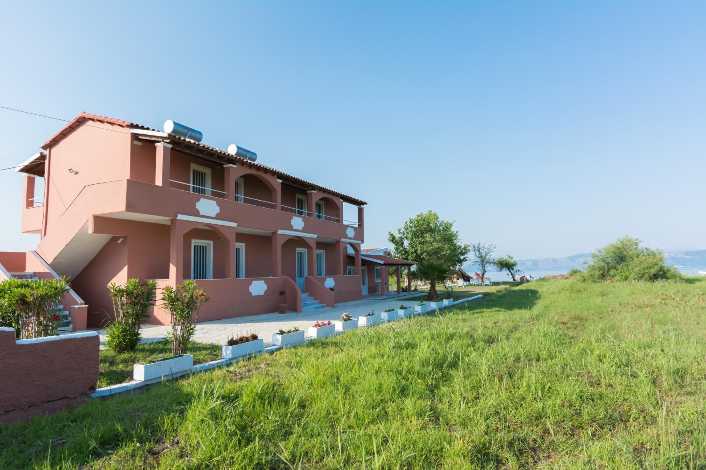 Melador beachfront studios photo 3