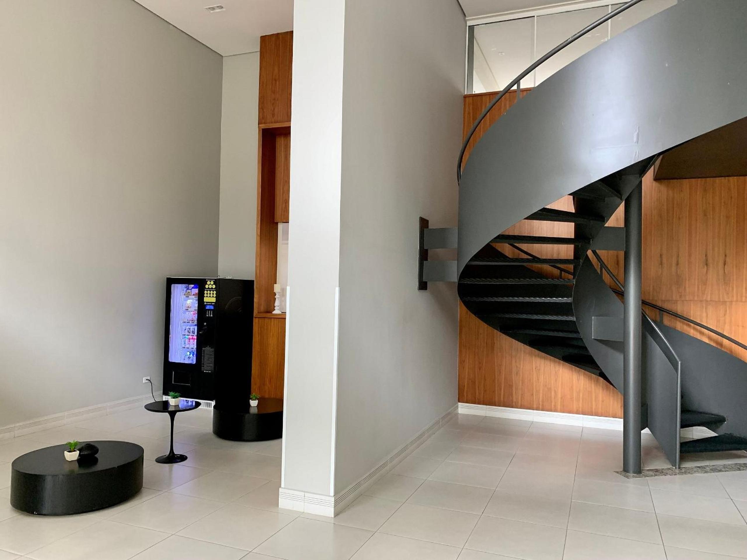 Studio flat Mid Home