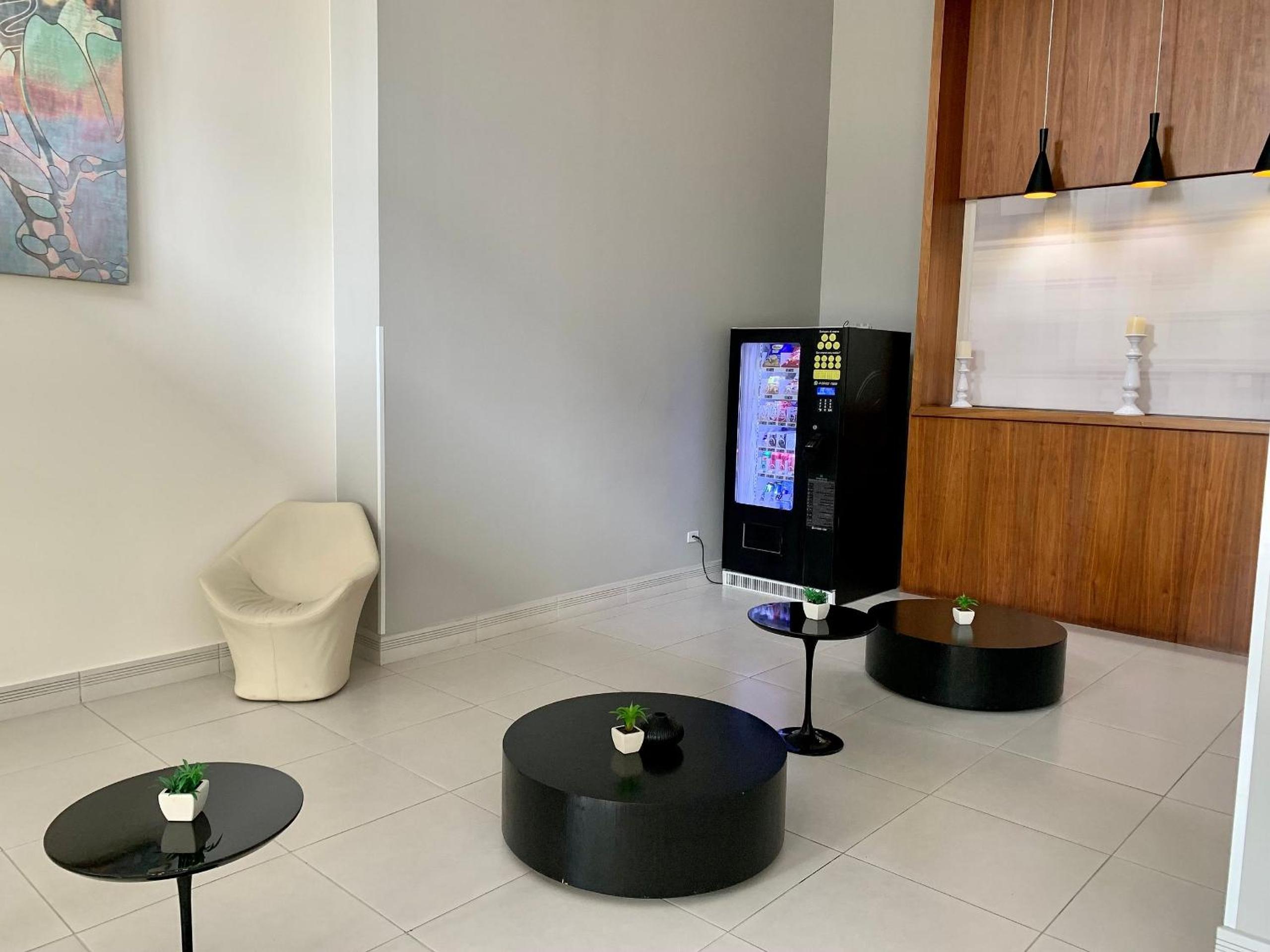 Studio flat Mid Home