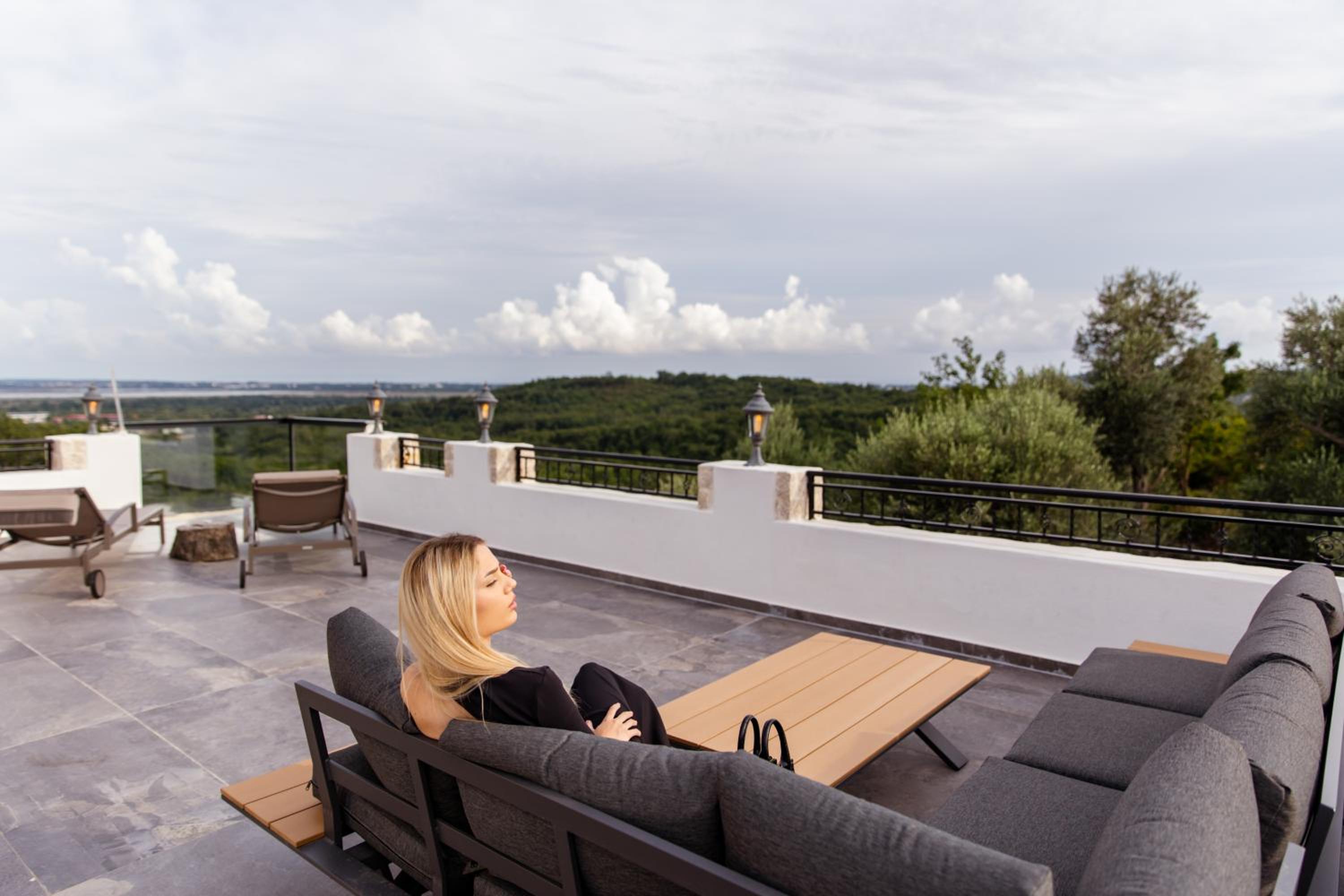 COUNTRYSIDE VILLA