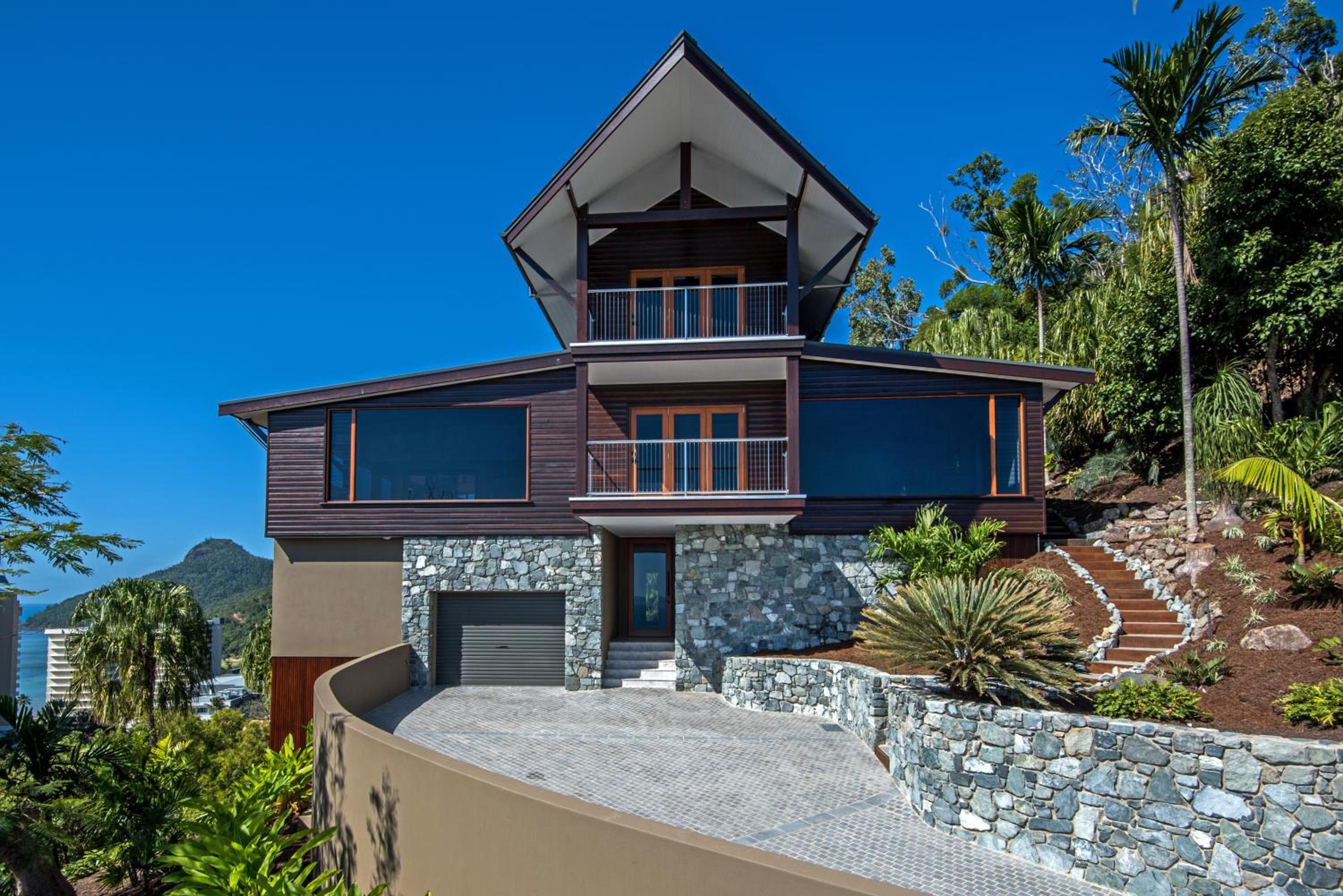 Horizons on Hamilton Island by HIHA
