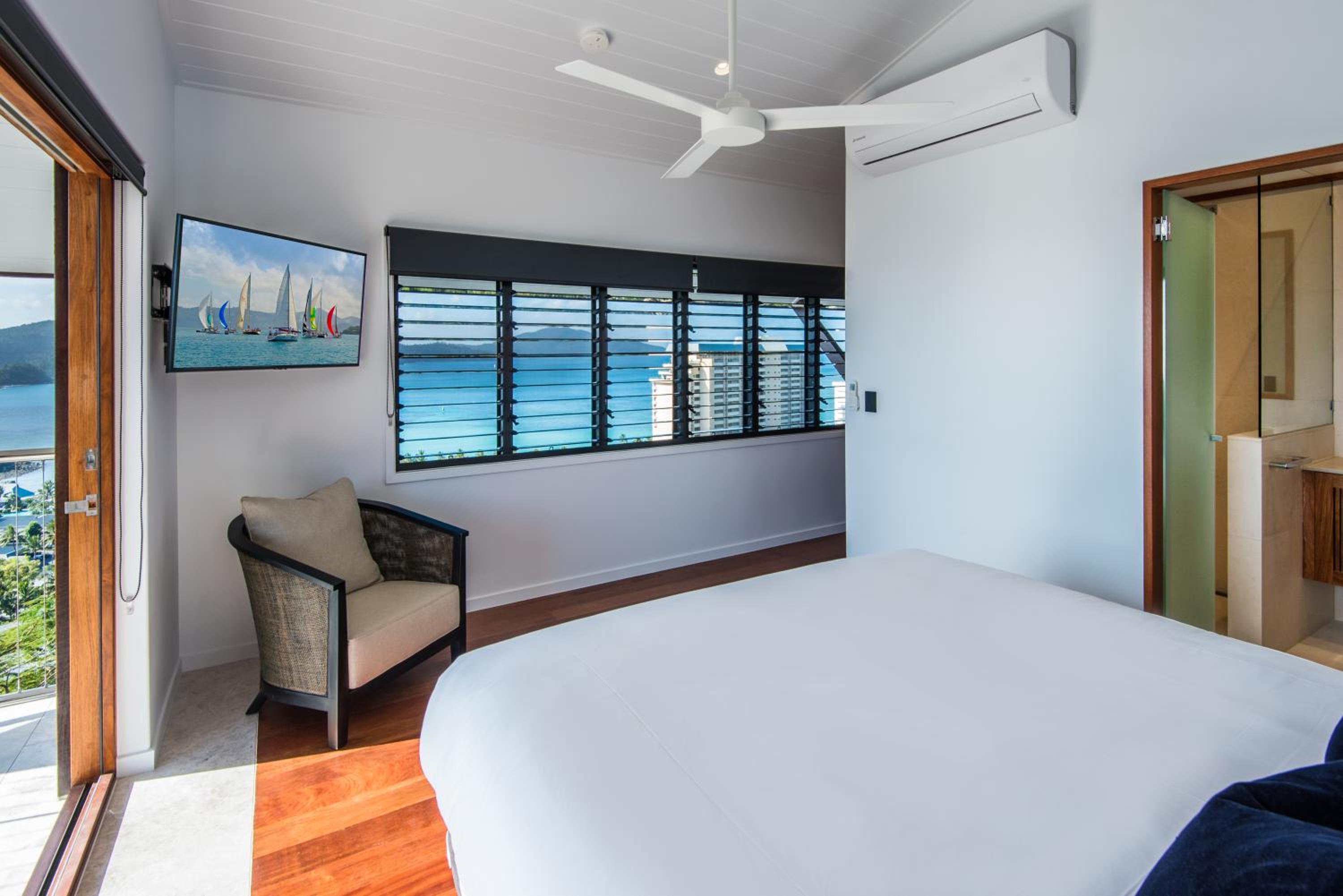 Horizons on Hamilton Island by HIHA