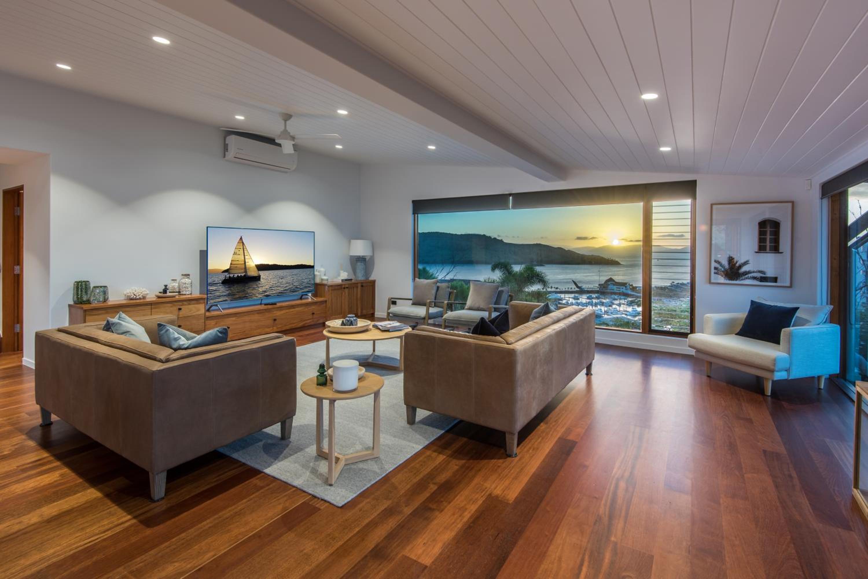 Horizons on Hamilton Island by HIHA