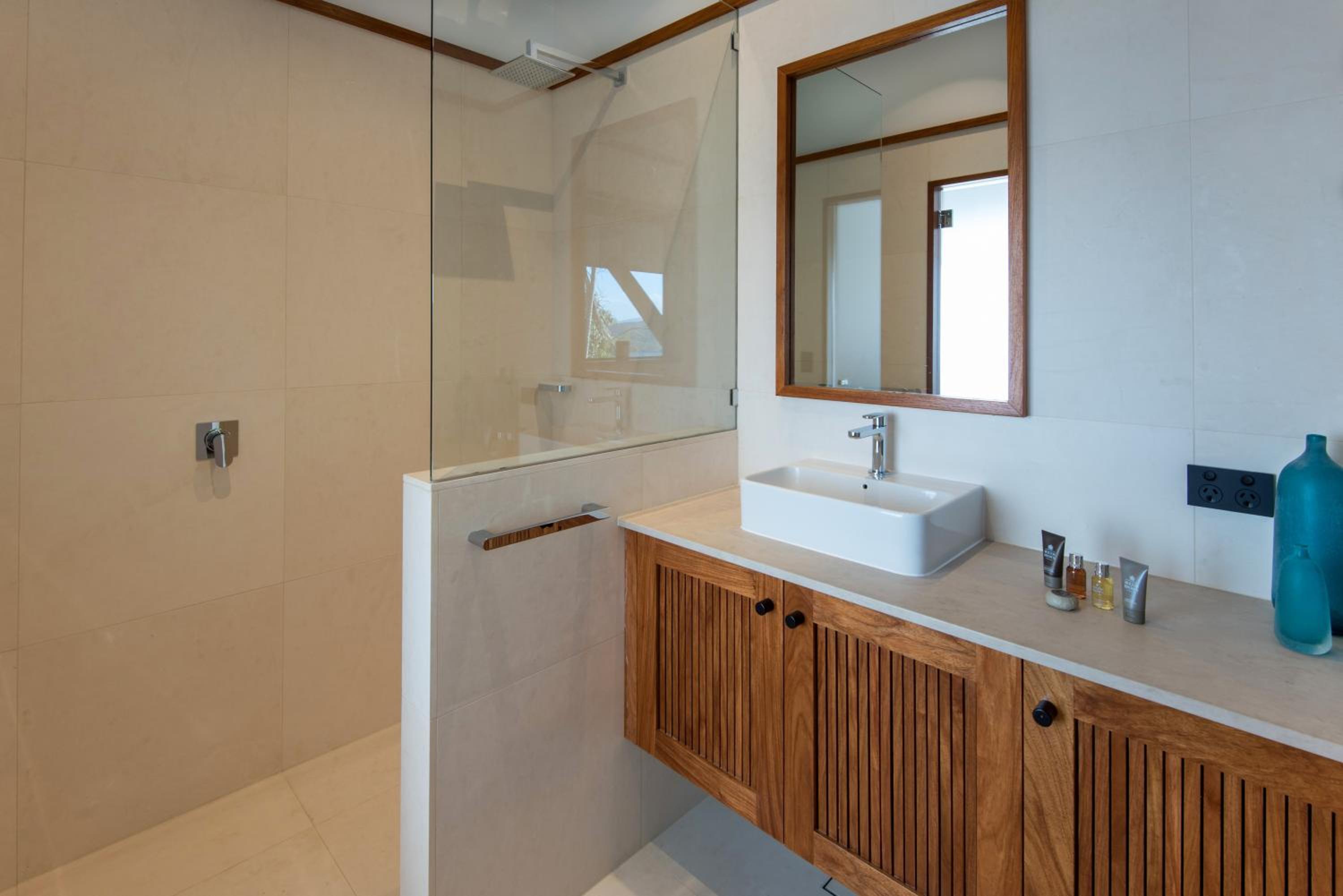 Horizons on Hamilton Island by HIHA