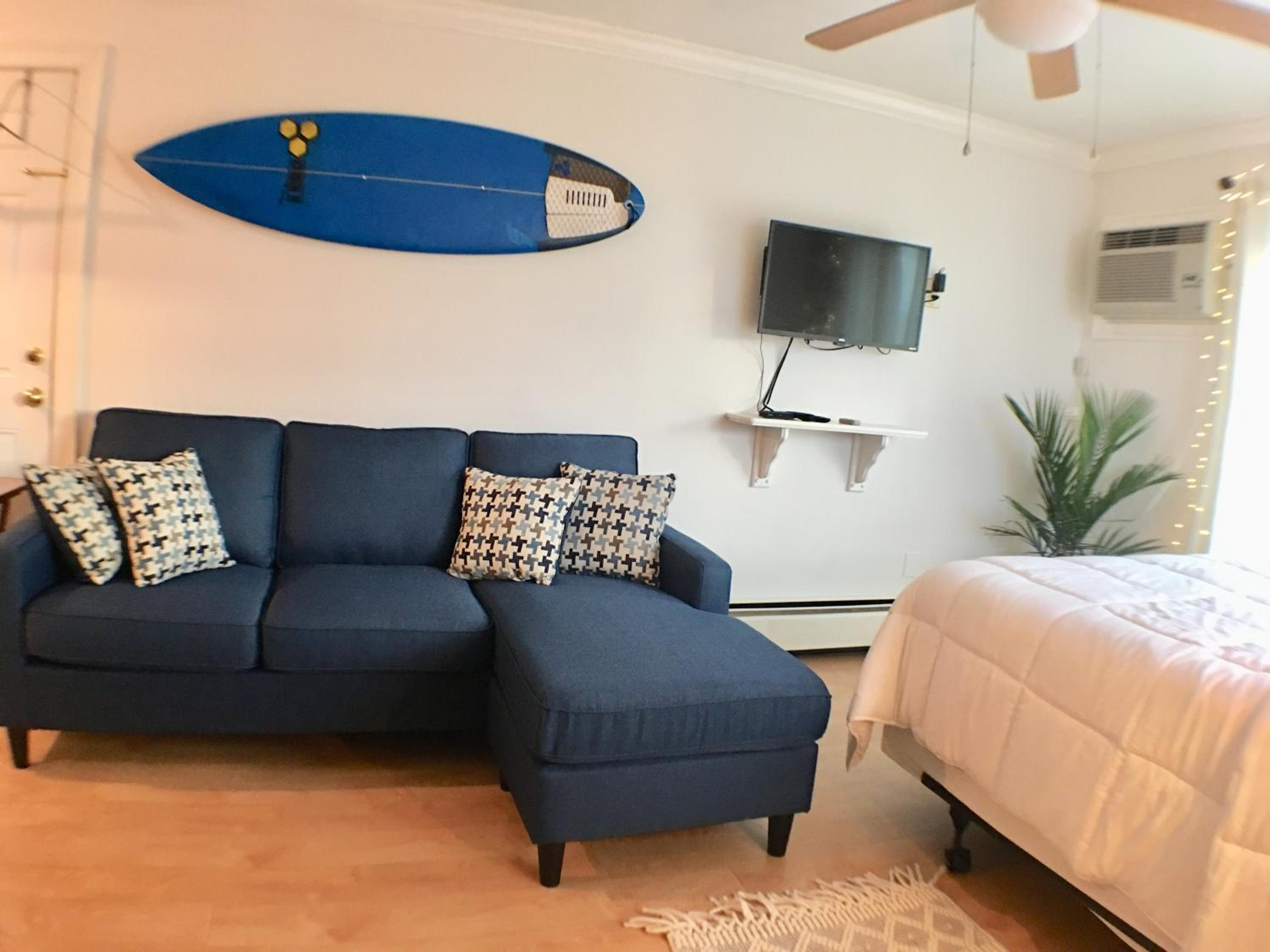 Jonathan's Ocean Front Studio Suites Hampton Beach! - Property Image 2