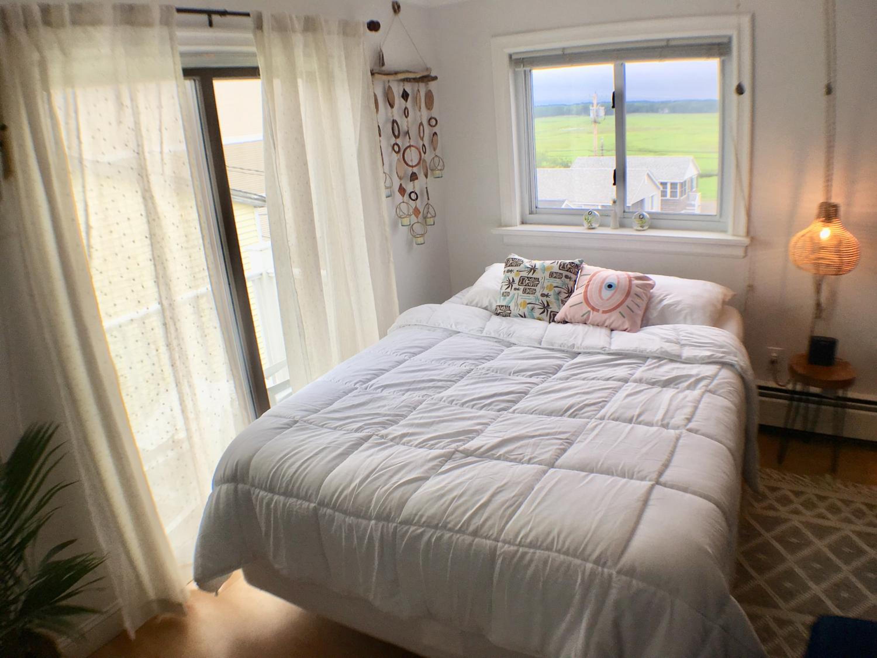 Jonathan's Ocean Front Studio Suites Hampton Beach! - Property Image 6