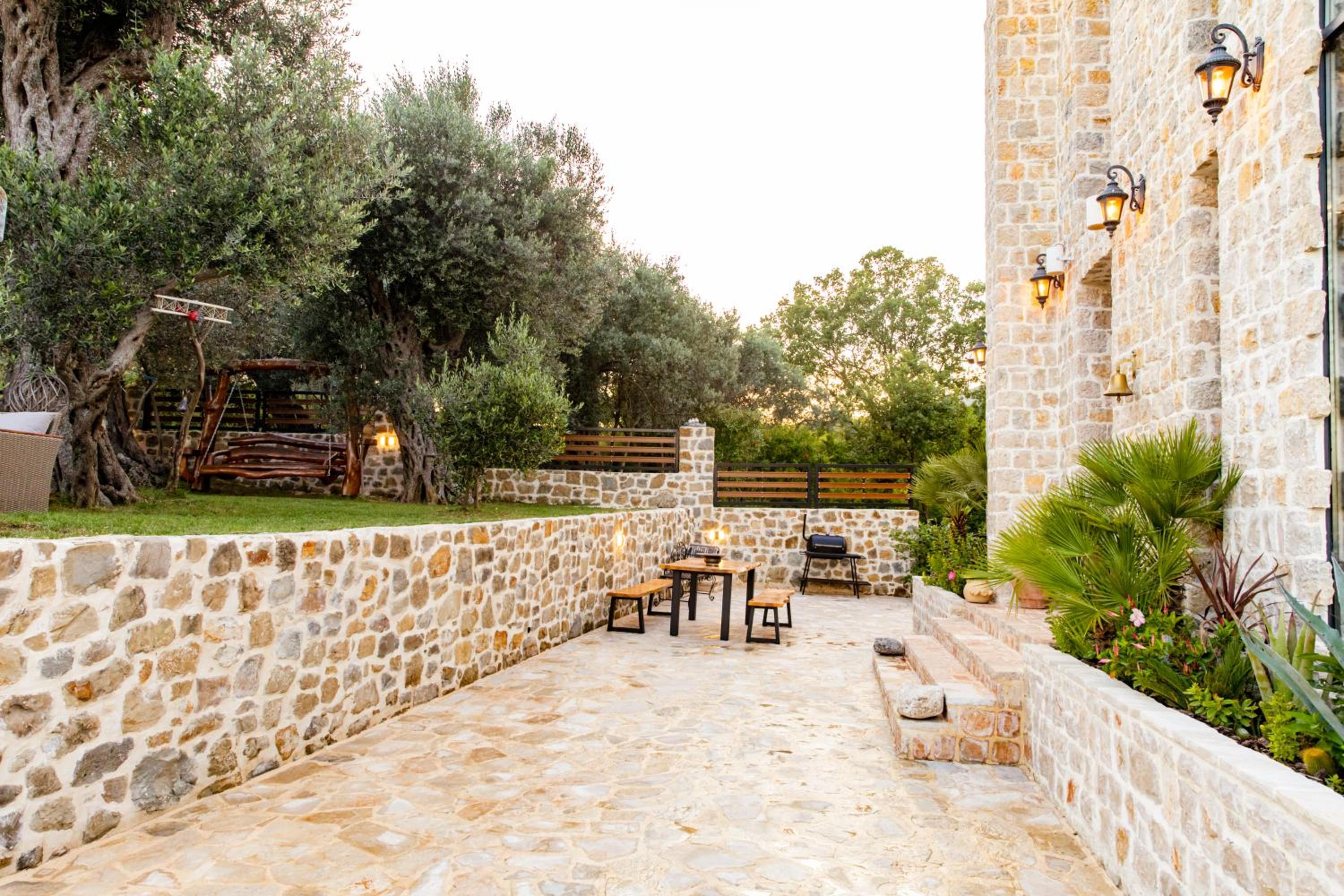 COUNTRYSIDE VILLA