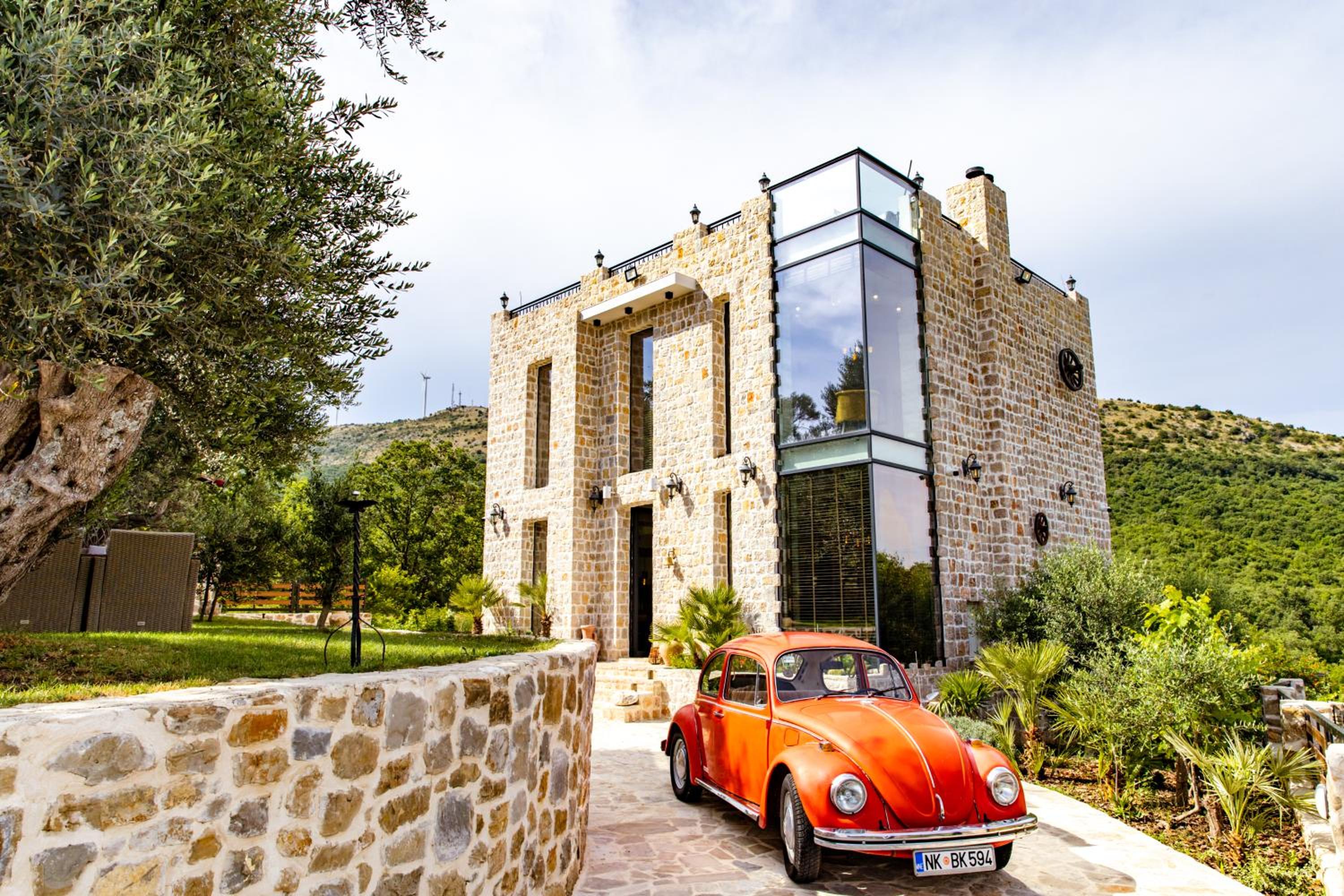 COUNTRYSIDE VILLA