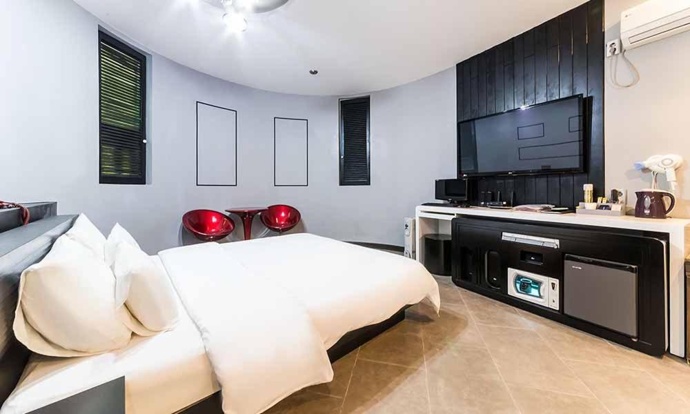 hotel room
