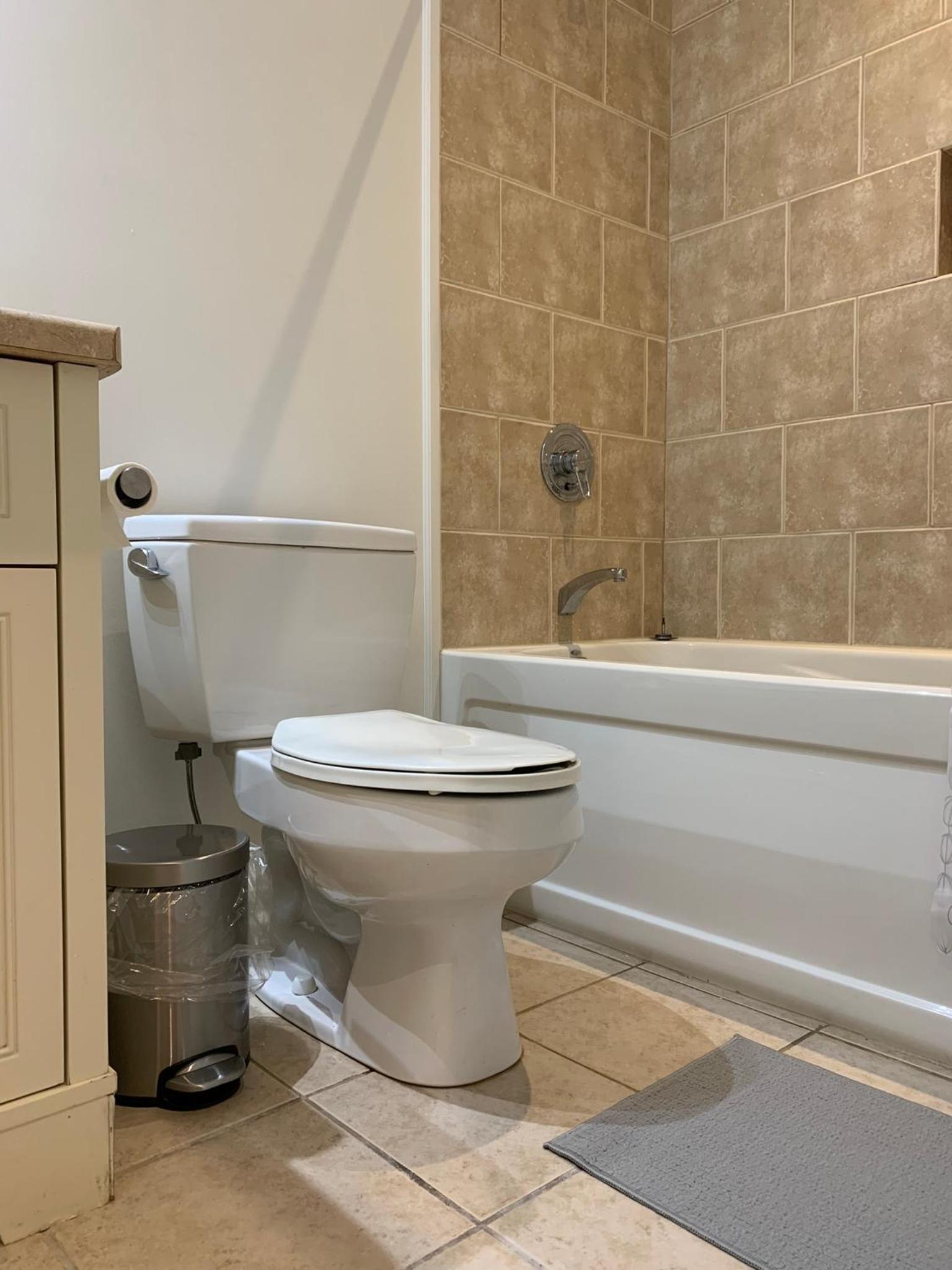 One Deluxe Bedroom Suite in Midtown
