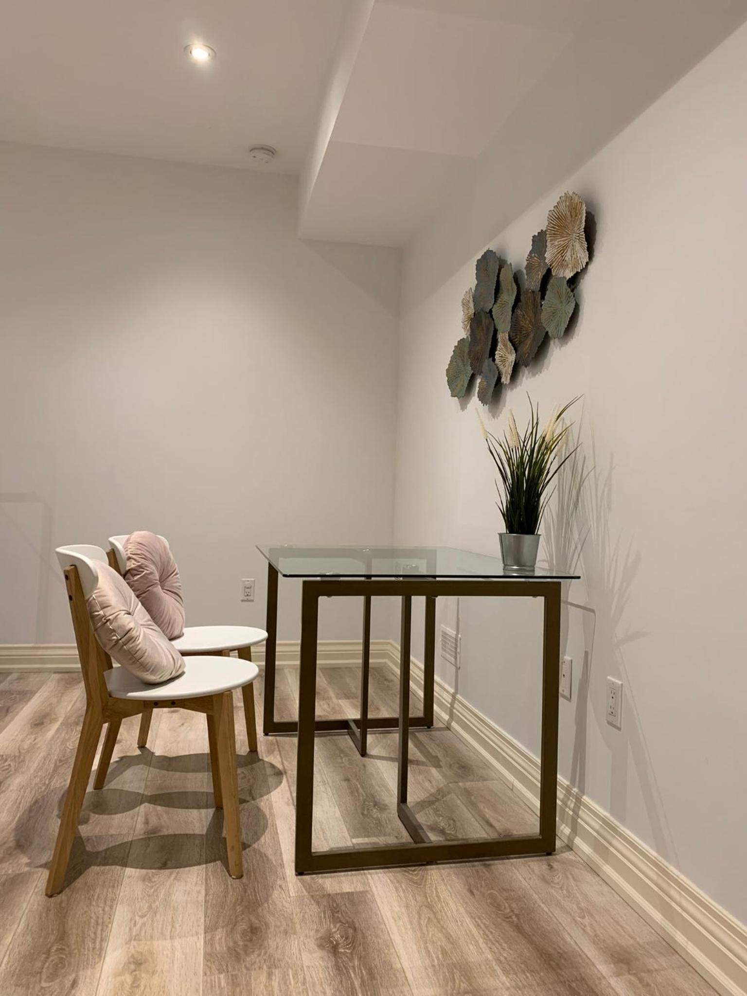One Deluxe Bedroom Suite in Midtown