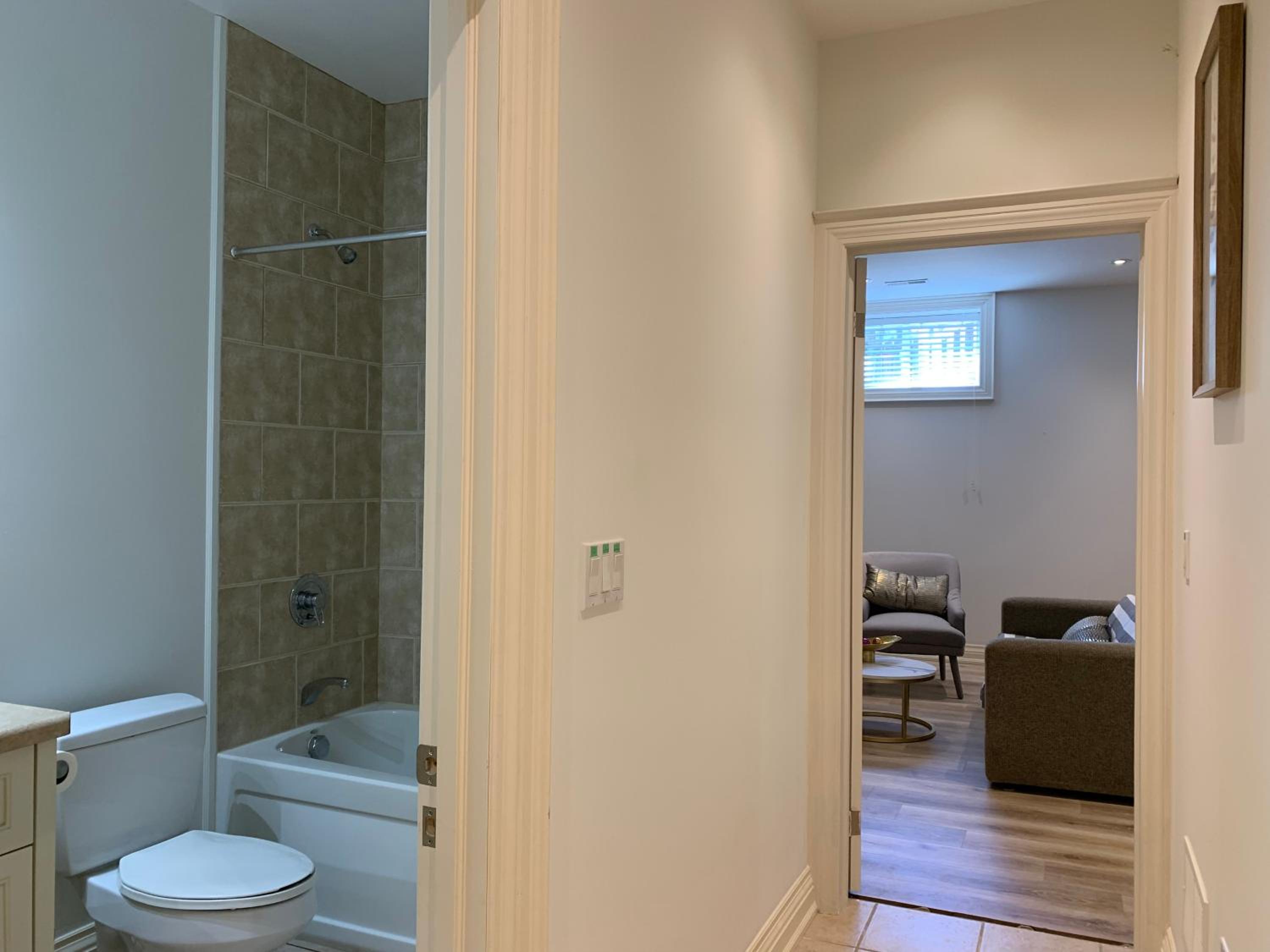 One Deluxe Bedroom Suite in Midtown