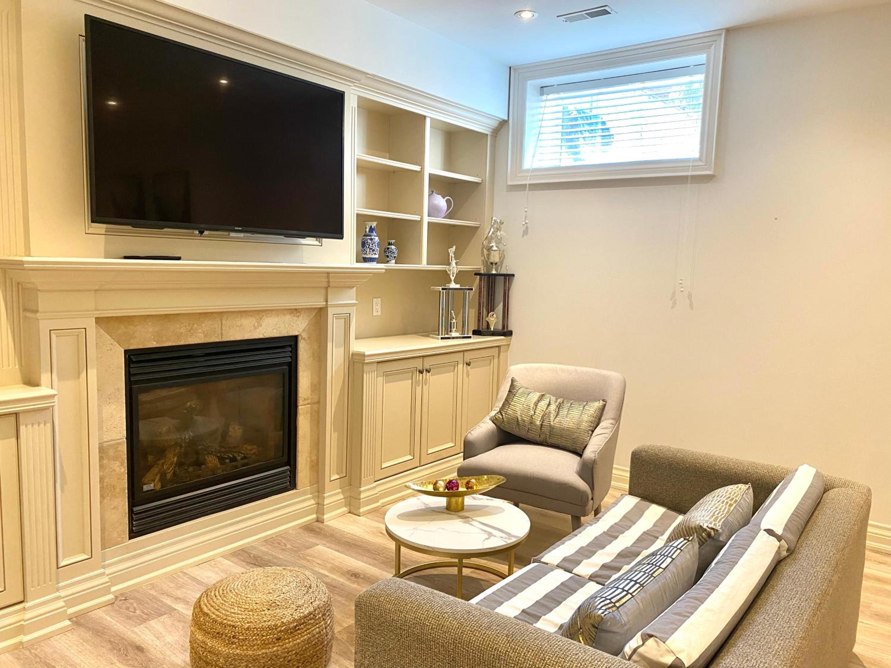One Deluxe Bedroom Suite in Midtown