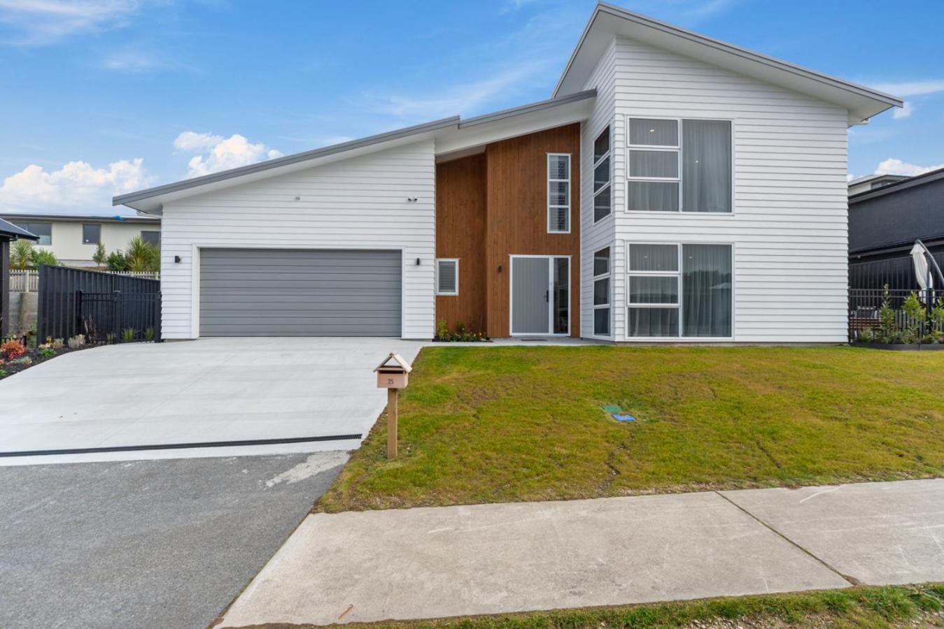 Hotel Sanctuary on the Grove - Image 1