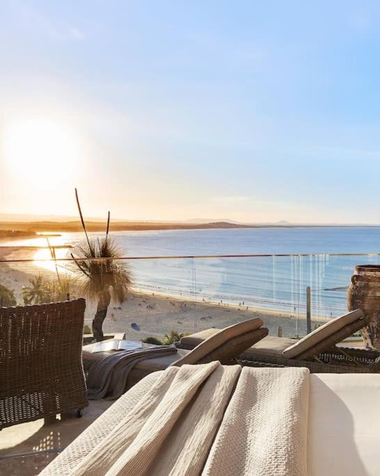 Hastings Park: Lavish Ocean Vista Luxury