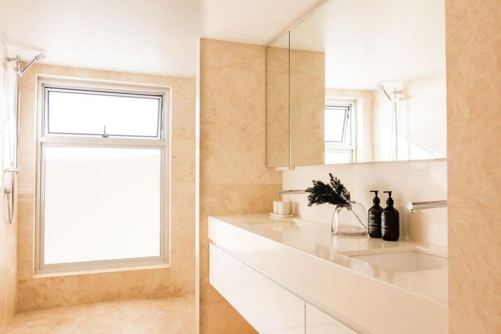 Hastings Park: Lavish Ocean Vista Luxury