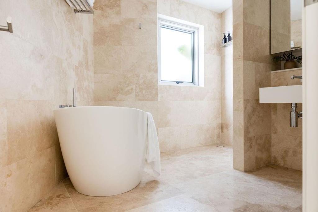 Hastings Park: Lavish Ocean Vista Luxury