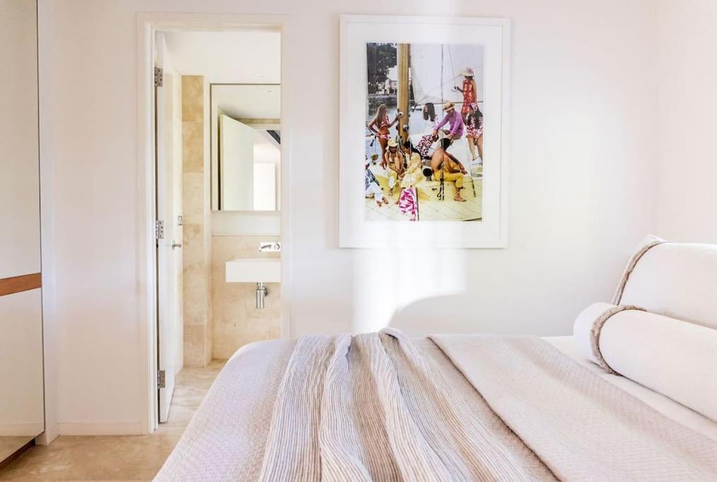 Hastings Park: Lavish Ocean Vista Luxury