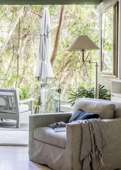 Hastings Park: Lavish Ocean Vista Luxury