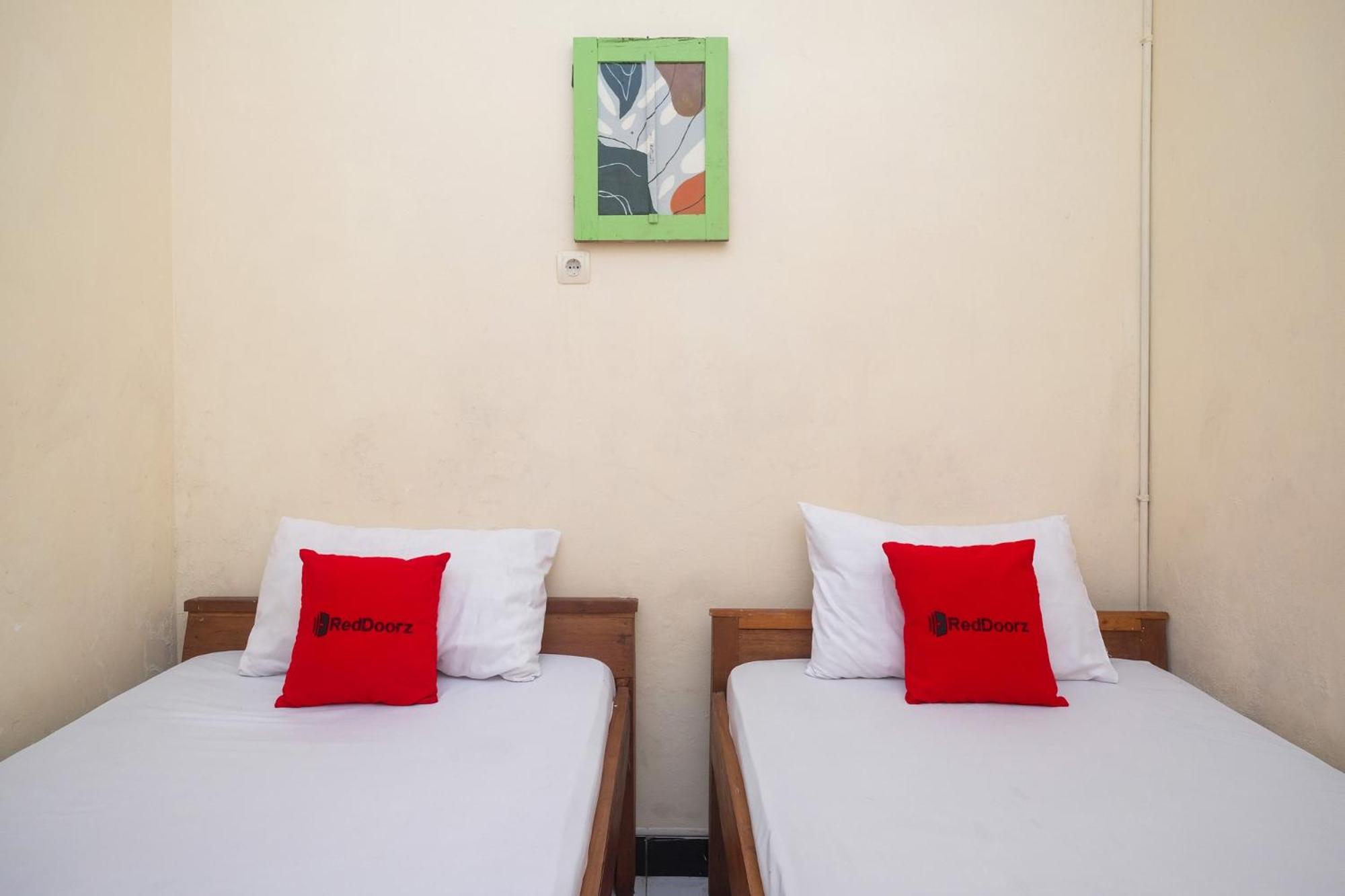 RedDoorz Syariah near Akmil Magelang