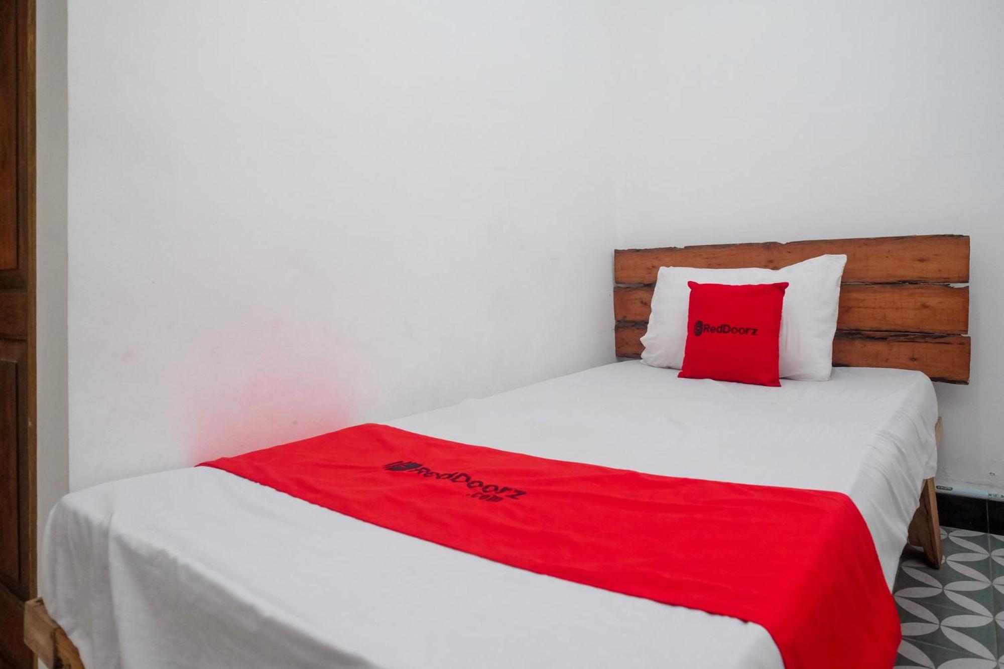 RedDoorz Syariah near Akmil Magelang