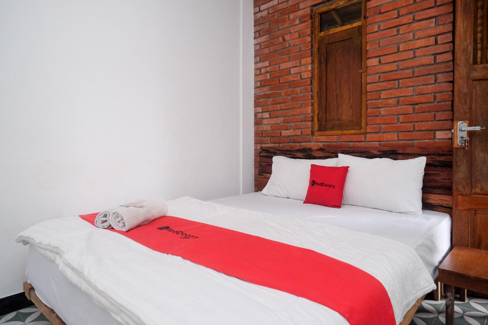 RedDoorz Syariah near Akmil Magelang
