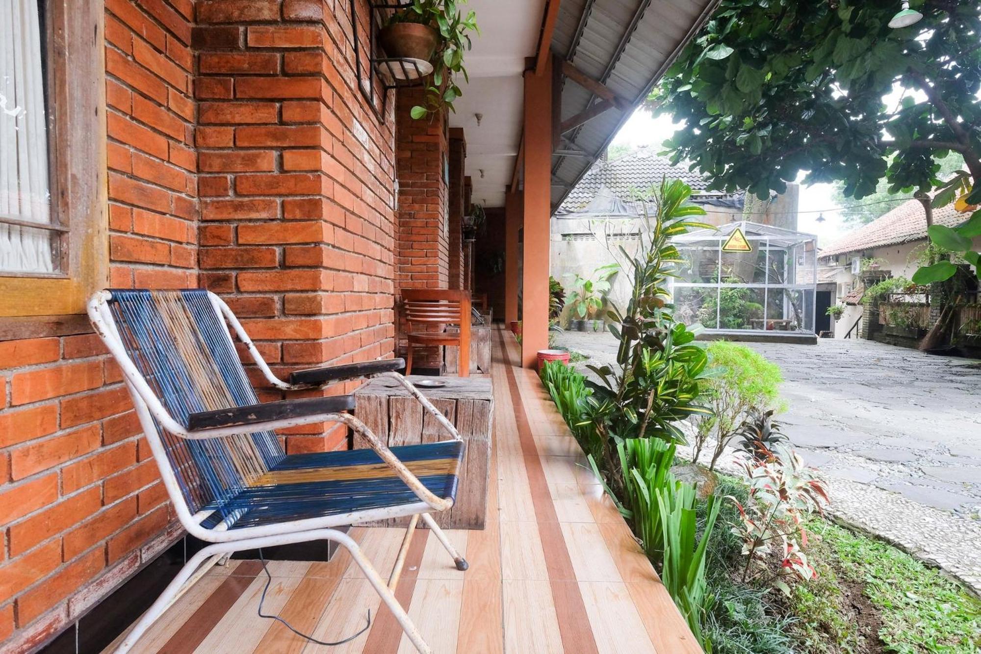 RedDoorz Syariah near Akmil Magelang, Magelang - 9
