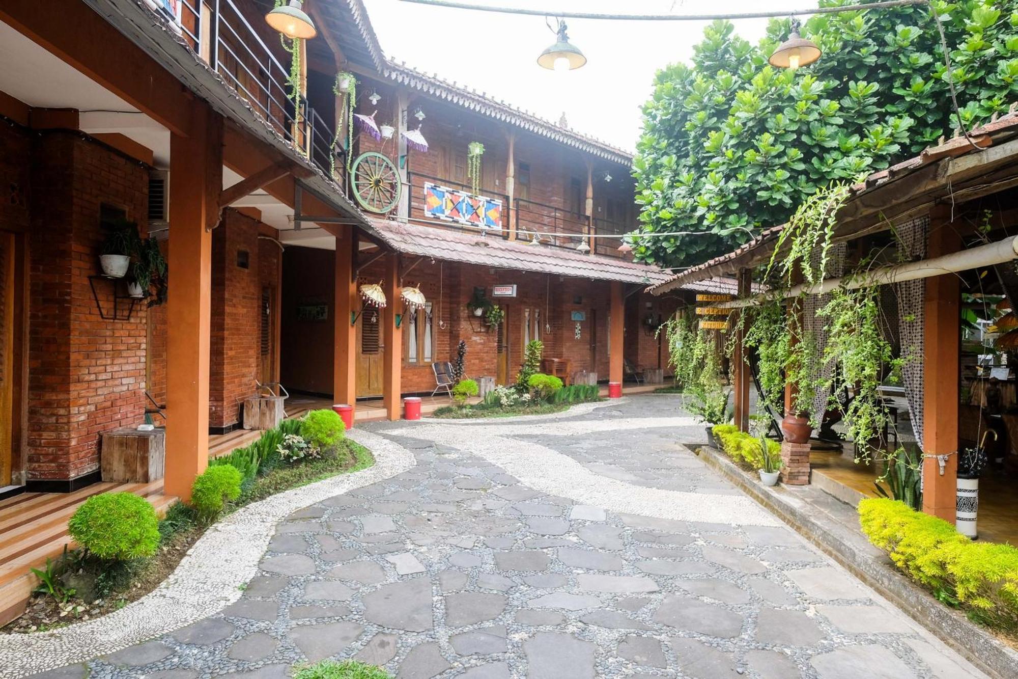 RedDoorz Syariah near Akmil Magelang, Magelang - 17