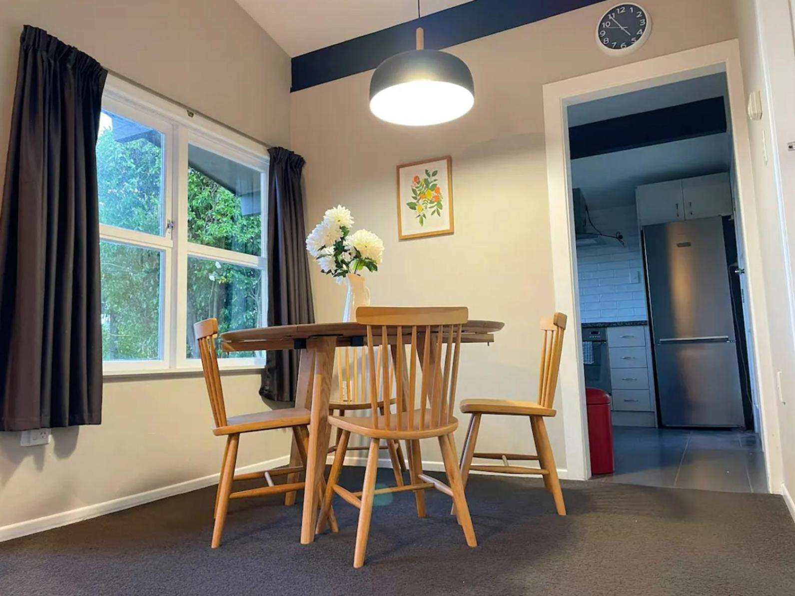 3 Bedroom family House in excellent Location view 2