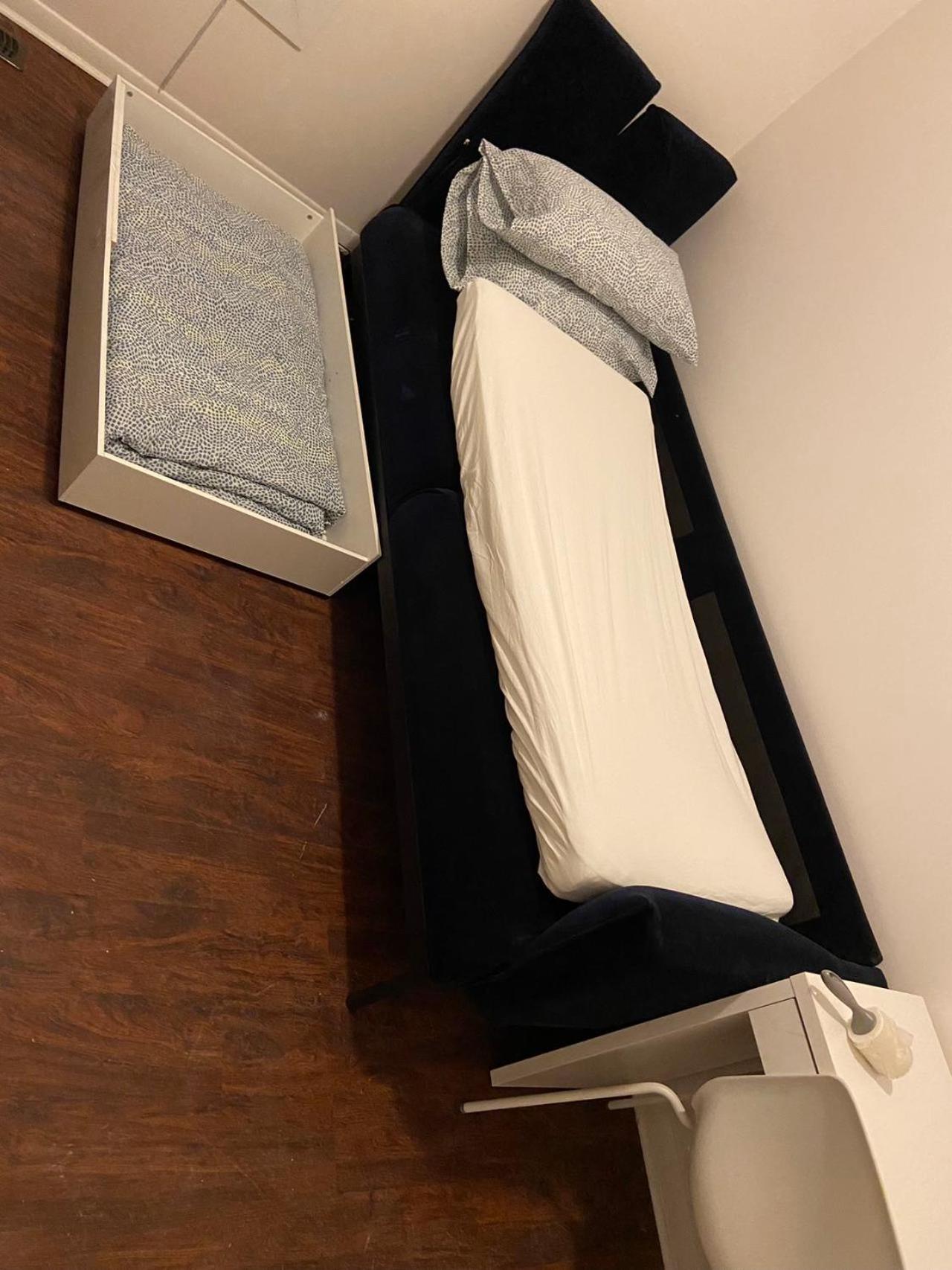 BUDGET Triple Room with En Suite Bathroom 36A