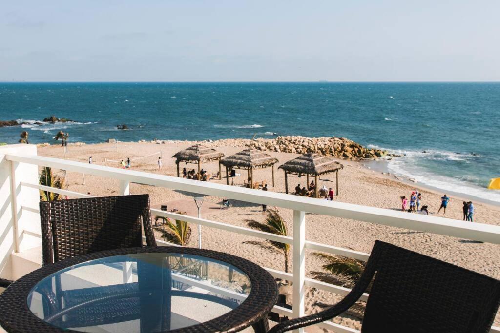 Moderno Dpto al pie del mar piscina/jacuzzi view 3