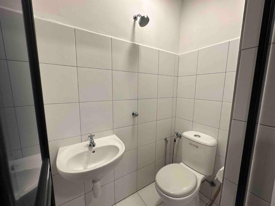 LM HomeyB 3BR Coastline Family Suite for 4-14 Pax with Nexflix & Coway Water Purifier view 4