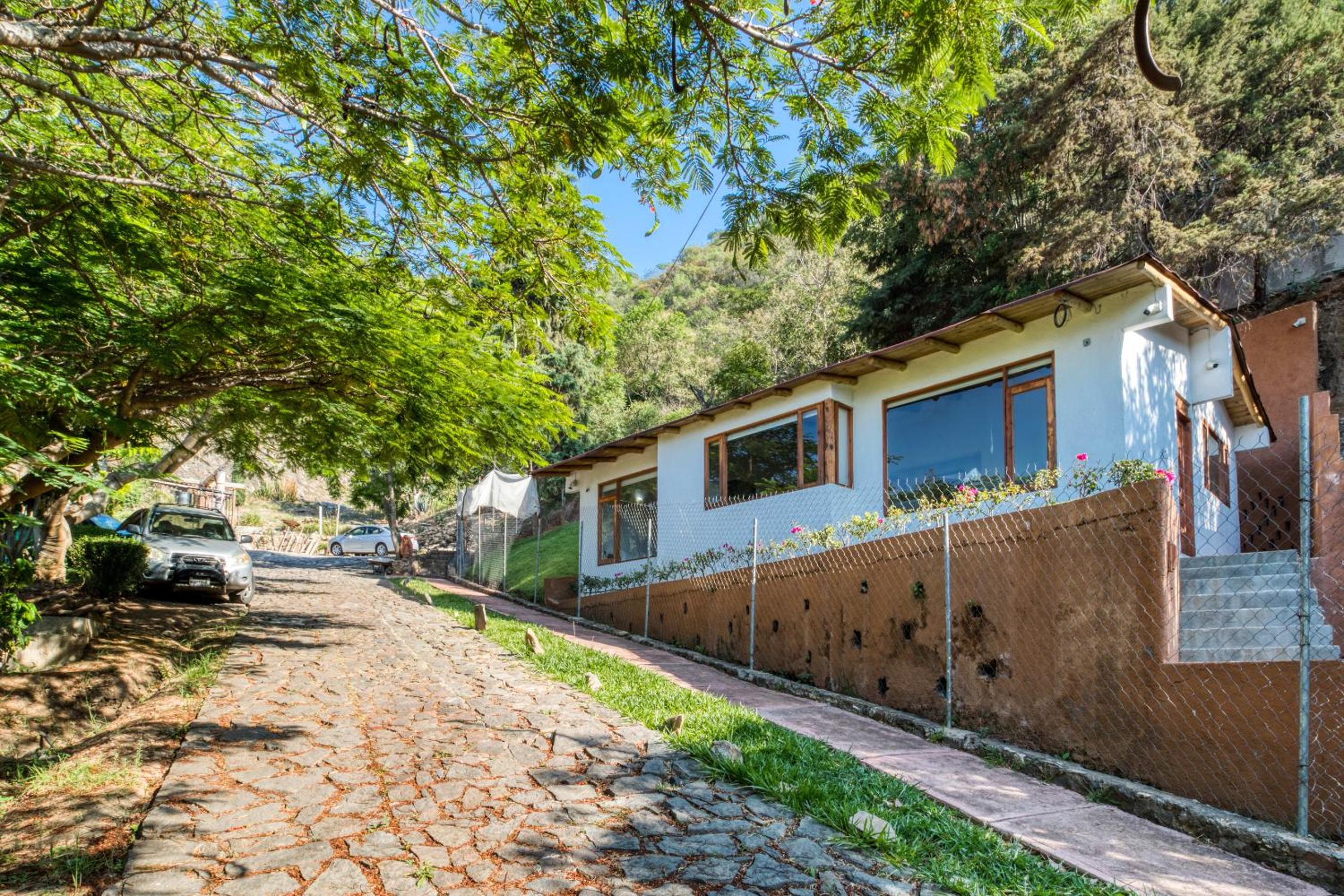 Beautiful & Warm Cabin with Lakeview 3BR 2 5BA view 2