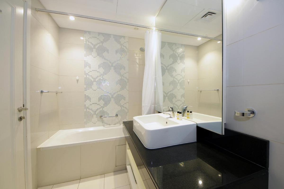 SHH - Spacious 2 Bedroom Apartment in Capital Bay Tower B, Business Bay