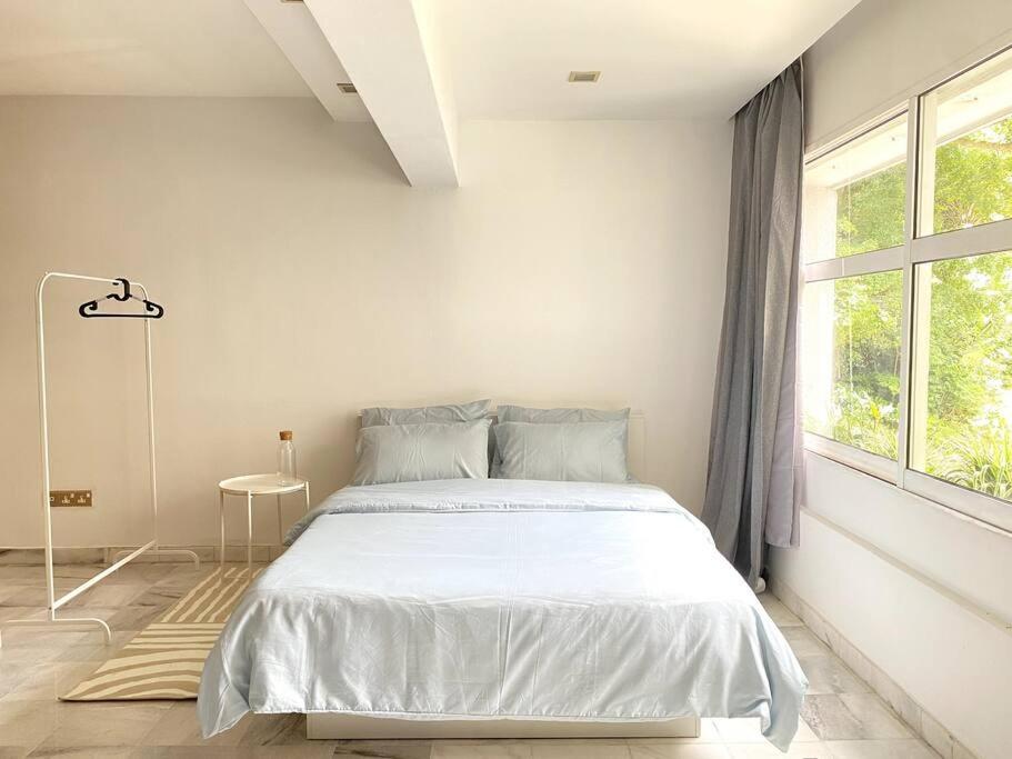 Contemporary studio space by Bangsar MRT