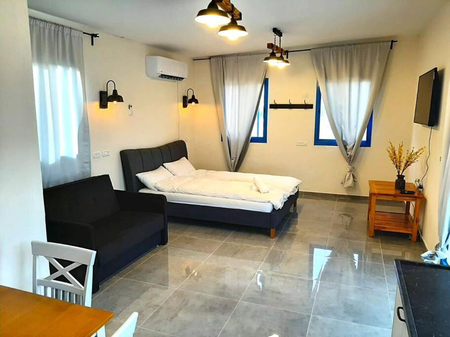 Bein Tavor Lekineret- quiet cabin in Sde Ilan view 3